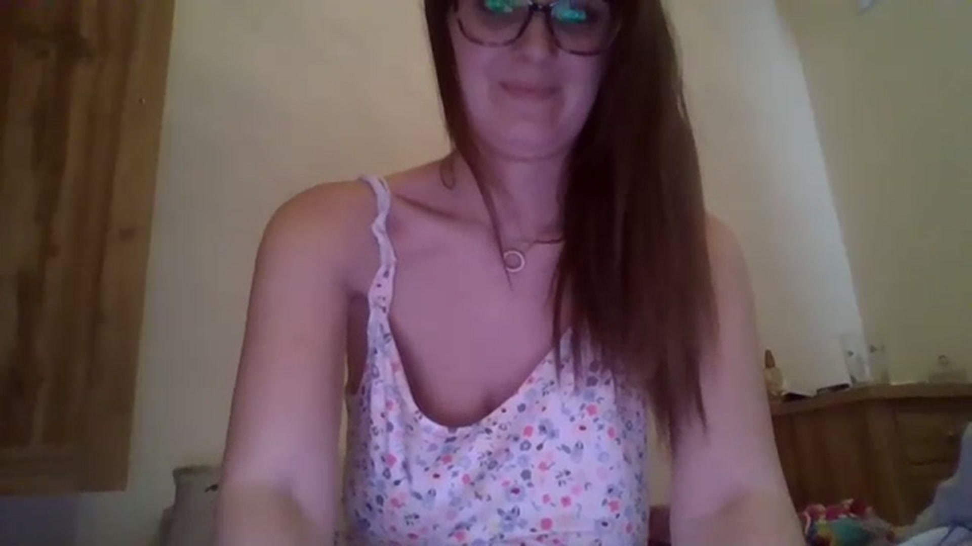 Gallery image thumbnail from Scarlettfoxuk's myfreecams stream on, 06/26/2023, 16:18 image 9 of 20