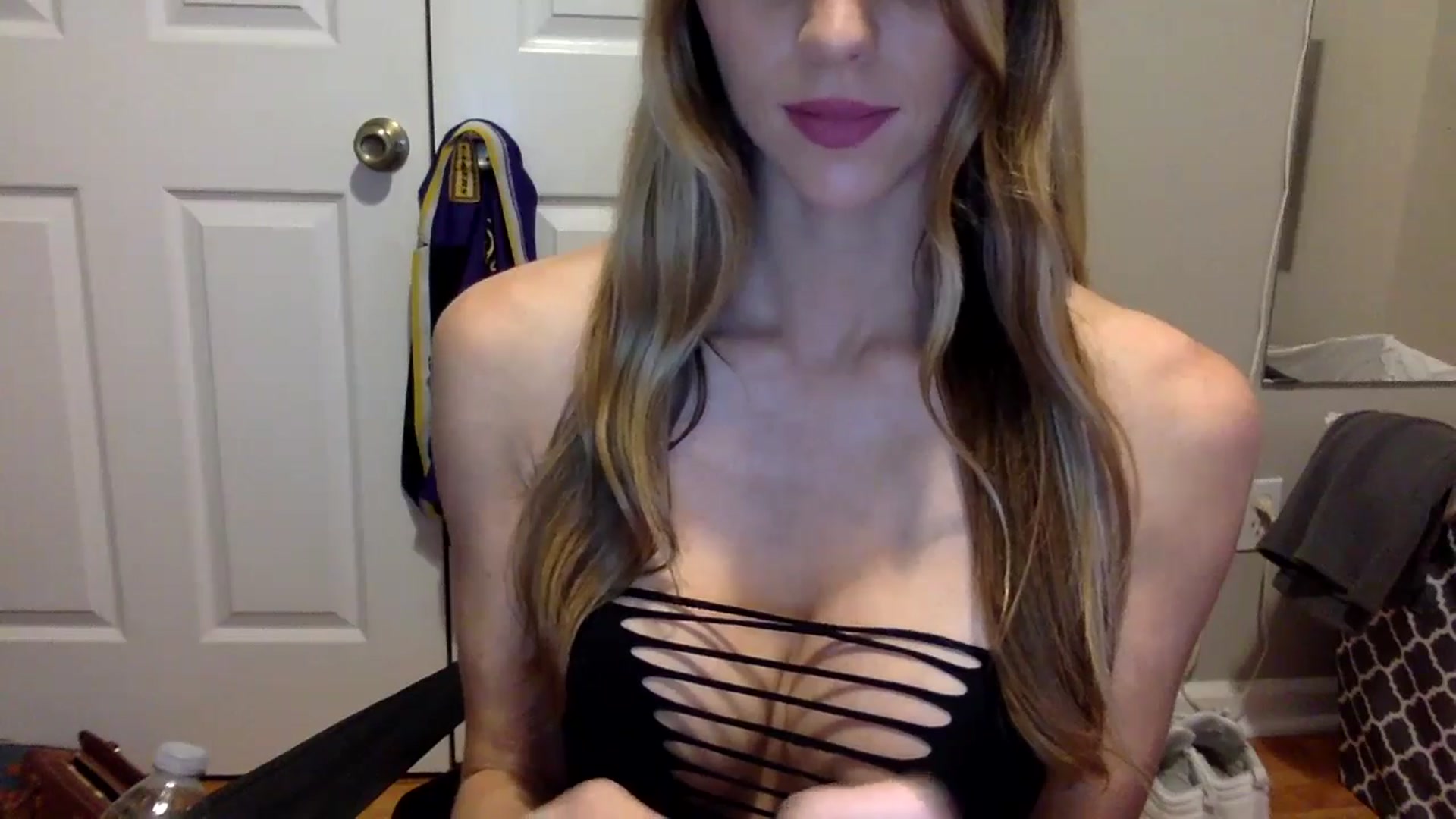 Gallery image thumbnail from Scarlettxbabe's myfreecams stream on, 01/19/2025, 20:39 image 16 of 20