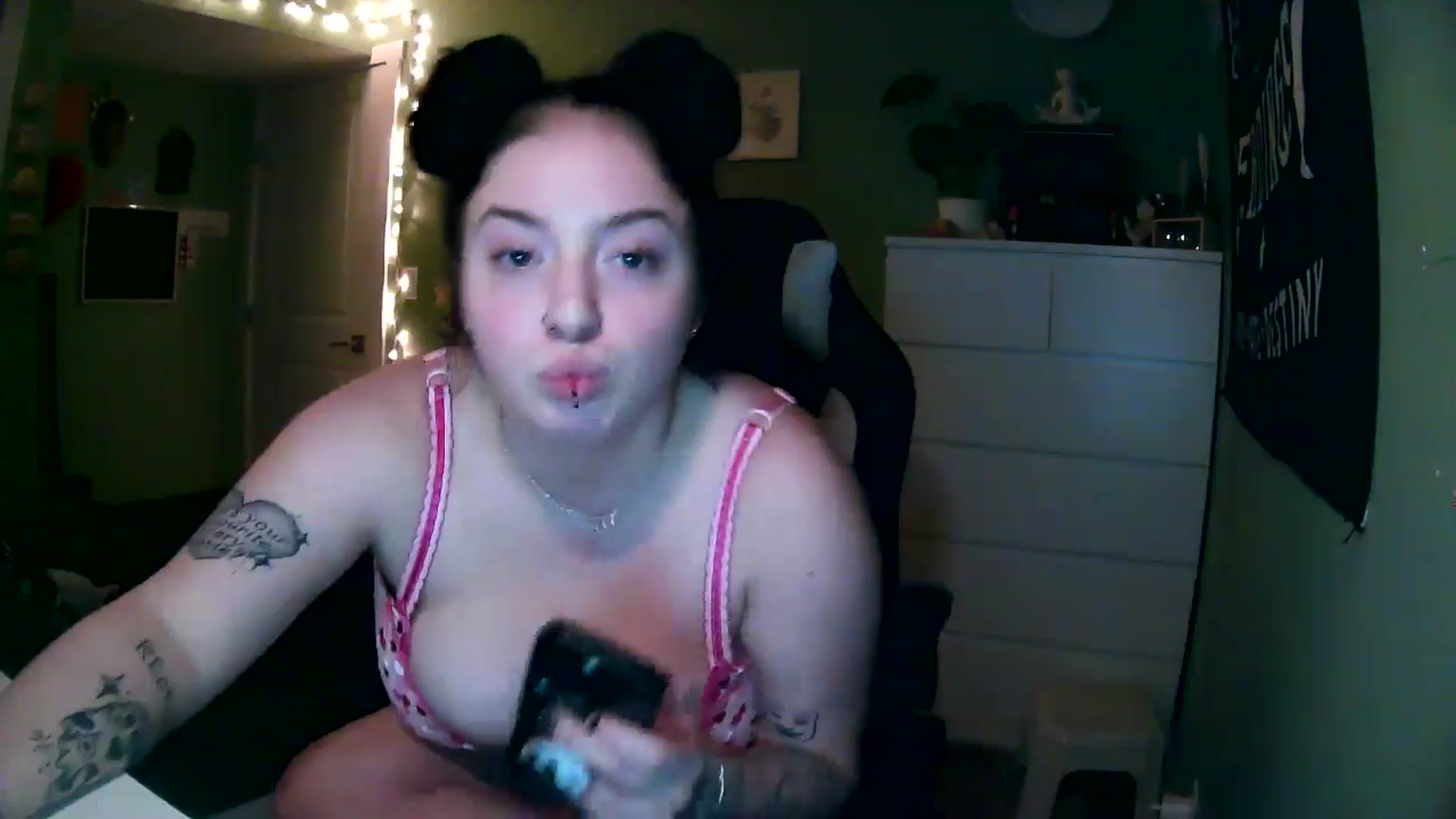 Gallery image thumbnail from ScarletxRae's myfreecams stream on, 02/19/2026, 05:23 image 20 of 20
