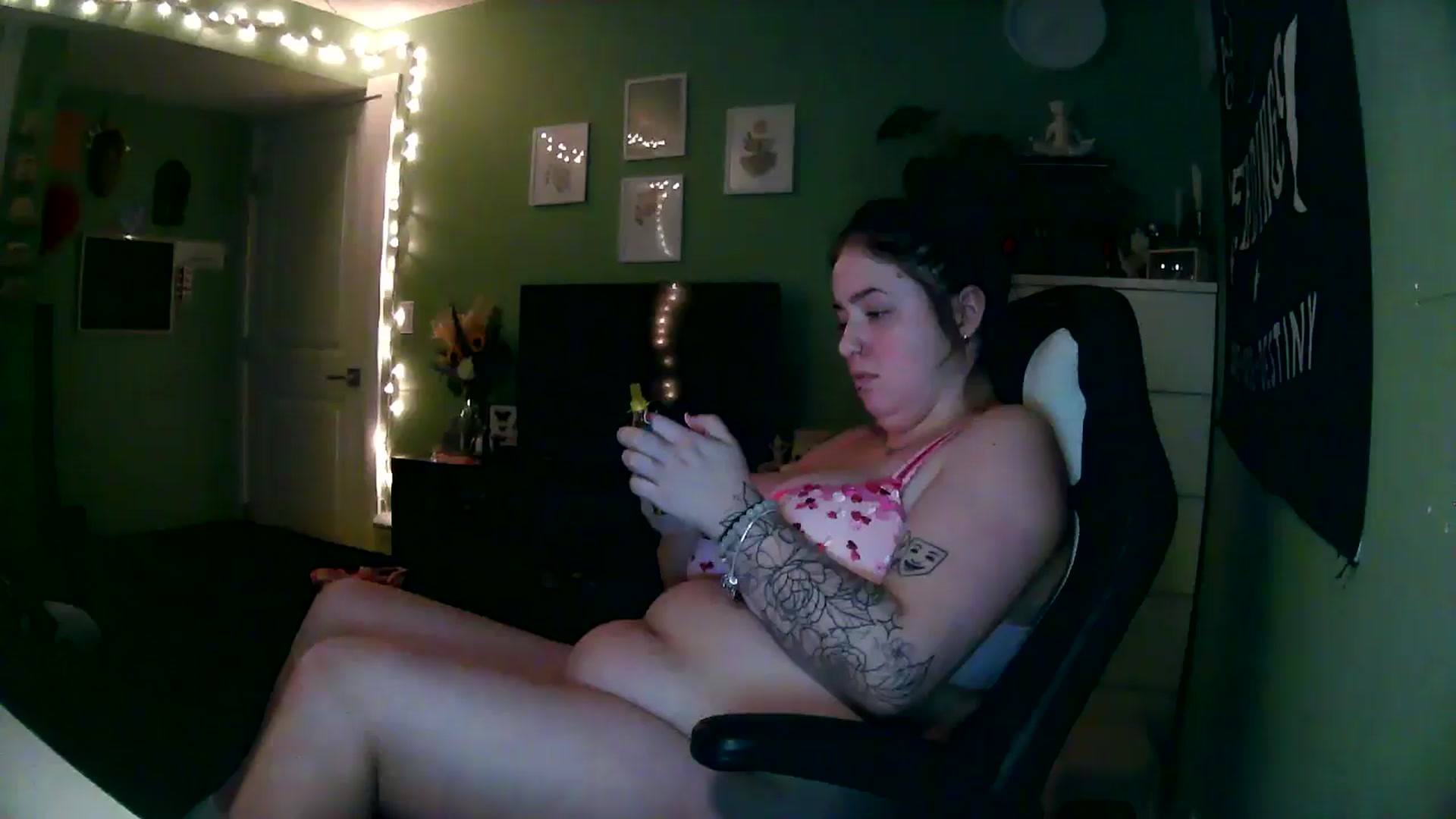 Gallery image thumbnail from ScarletxRae's myfreecams stream on, 02/19/2026, 06:26 image 6 of 20