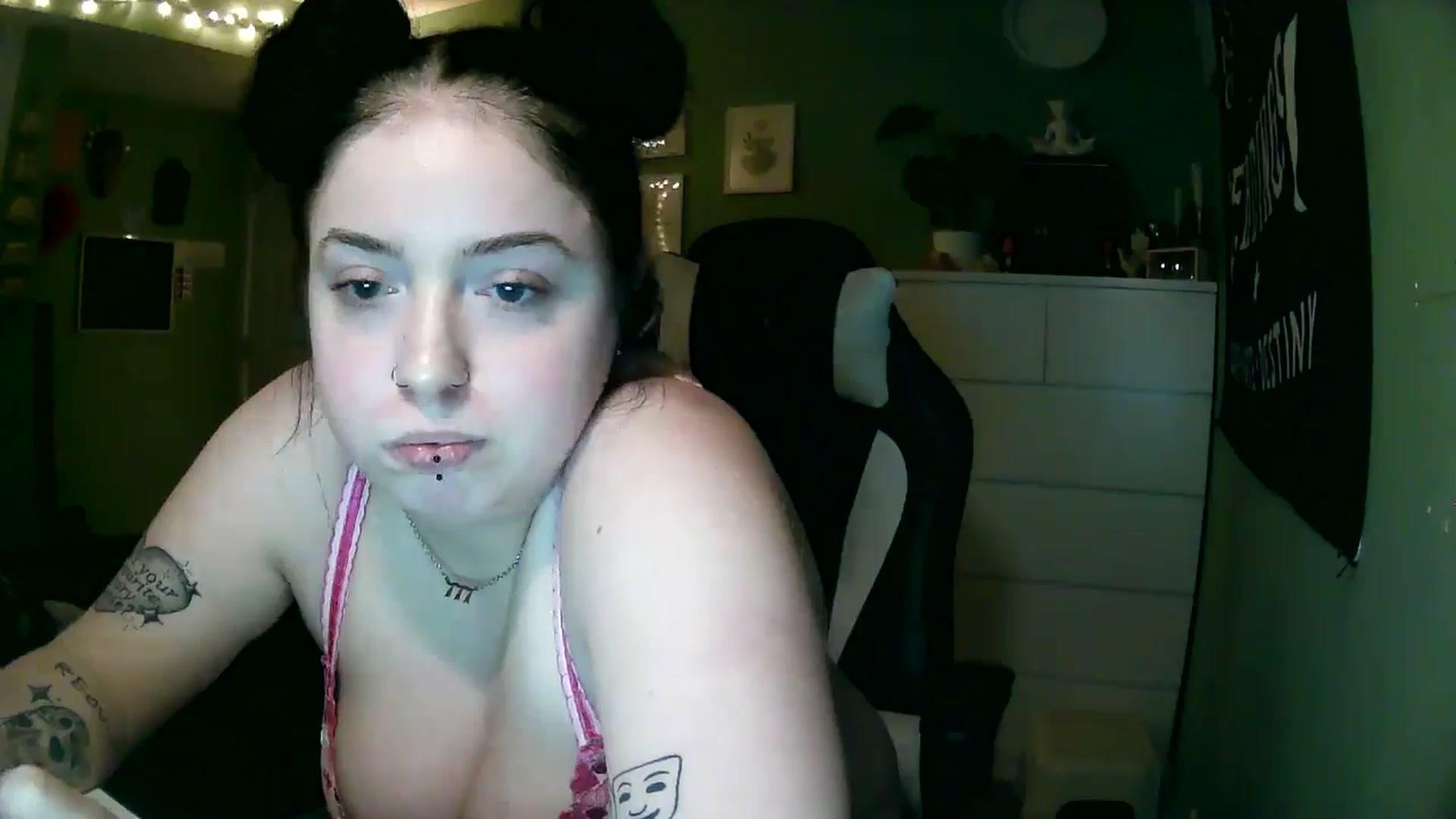 Gallery image thumbnail from ScarletxRae's myfreecams stream on, 02/19/2026, 06:26 image 7 of 20