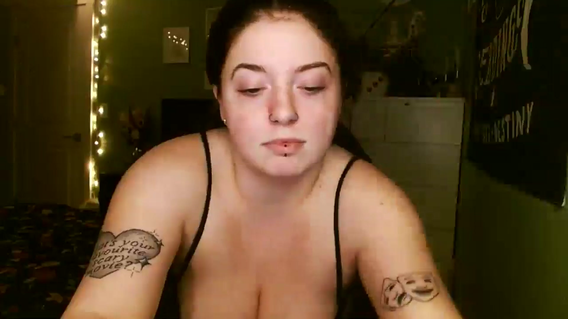 Gallery image thumbnail from ScarletxRae's myfreecams stream on, 03/19/2026, 05:49 image 10 of 20
