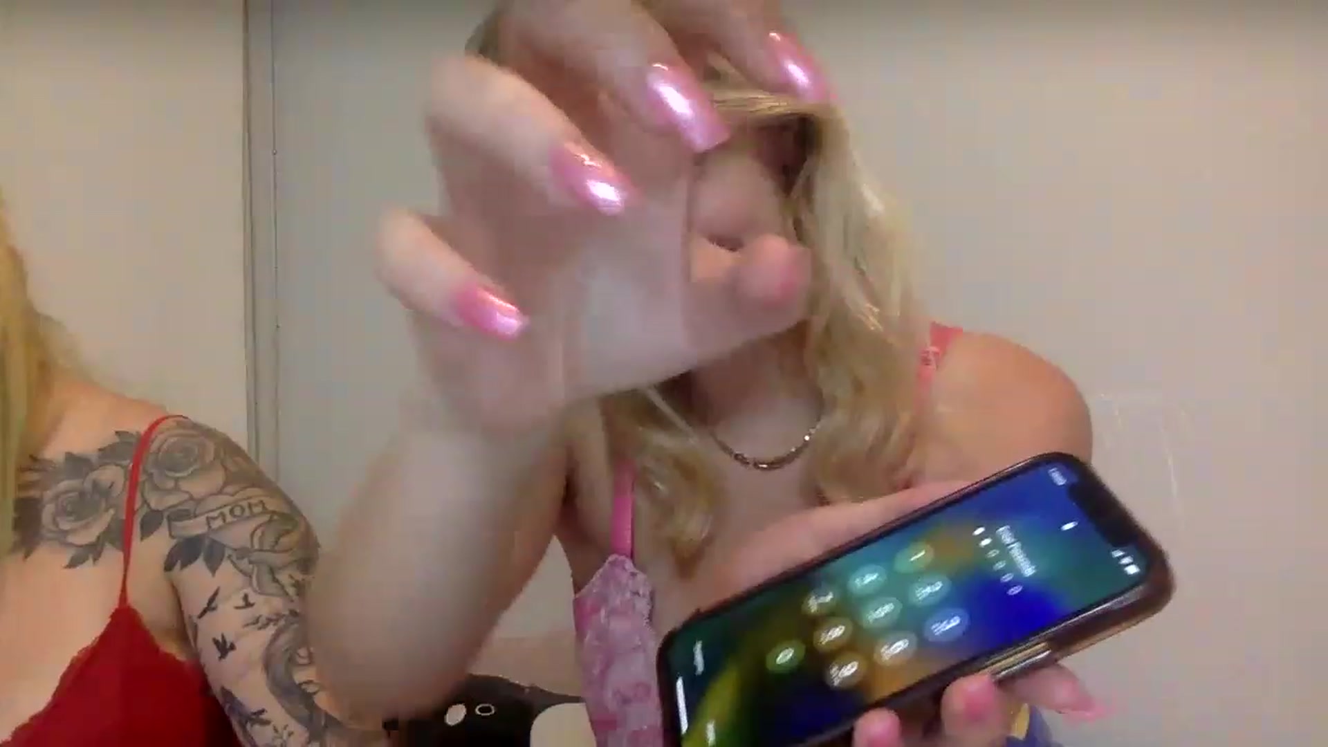 Gallery image thumbnail from Scarletyoung's myfreecams stream on, 05/25/2023, 08:51 image 2 of 20