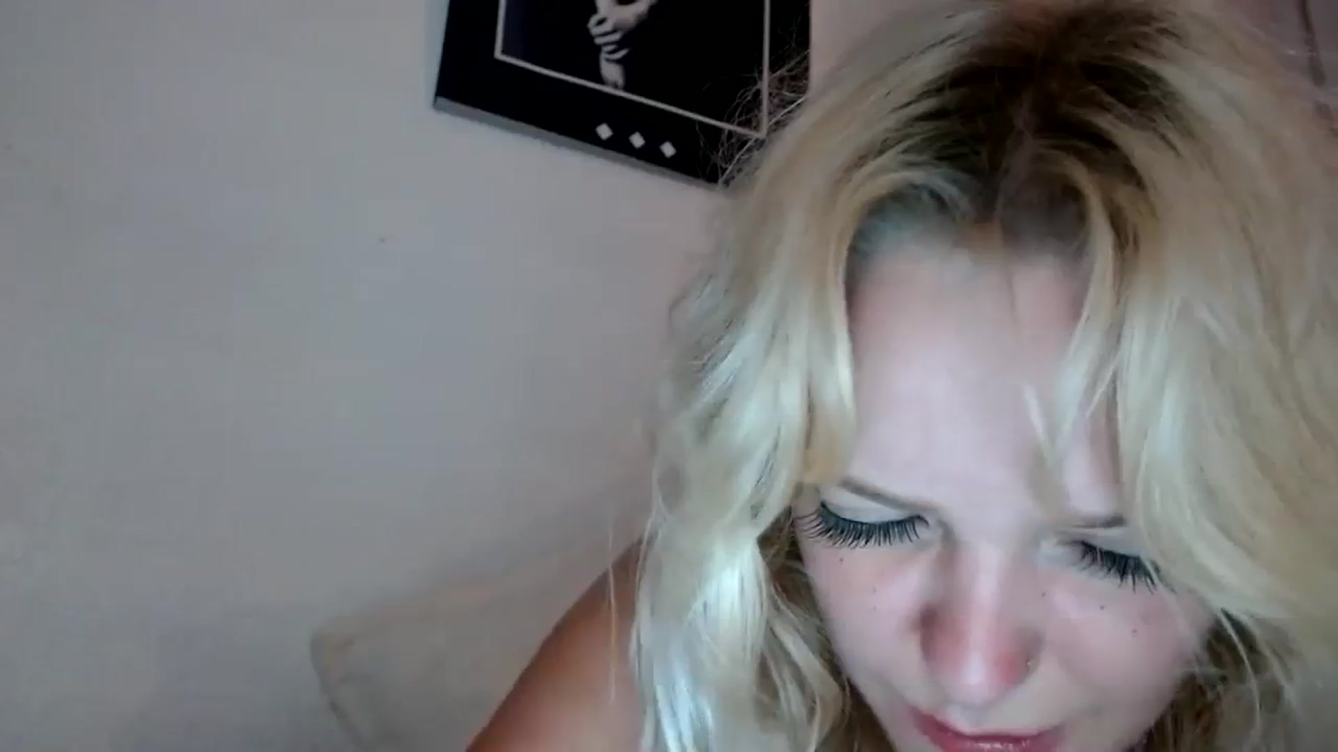 Gallery image thumbnail from Scarletyoung's myfreecams stream on, 09/20/2023, 09:59 image 9 of 20