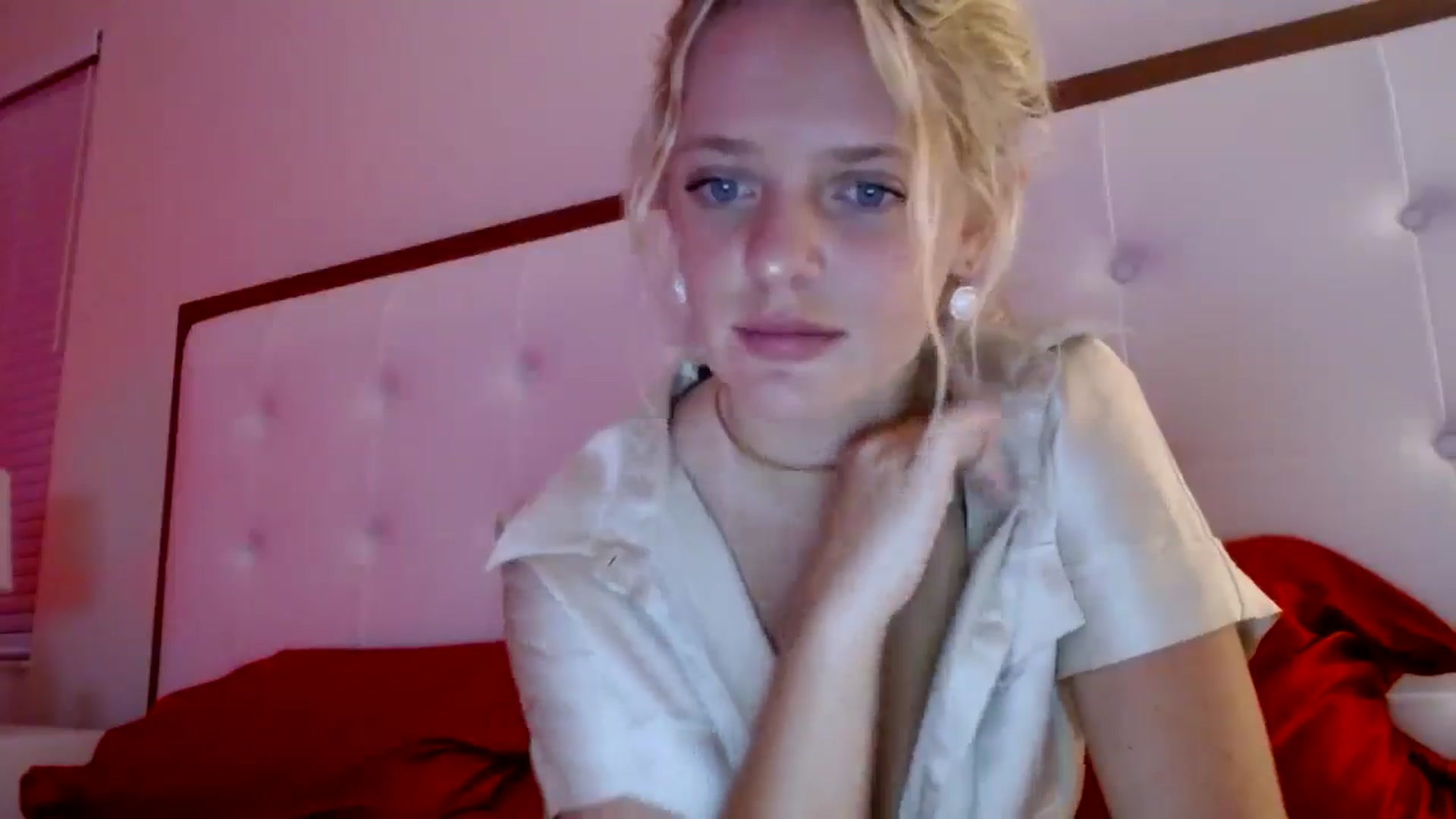 Gallery image thumbnail from Scarletyoung's myfreecams stream on, 09/18/2024, 06:30 image 10 of 20