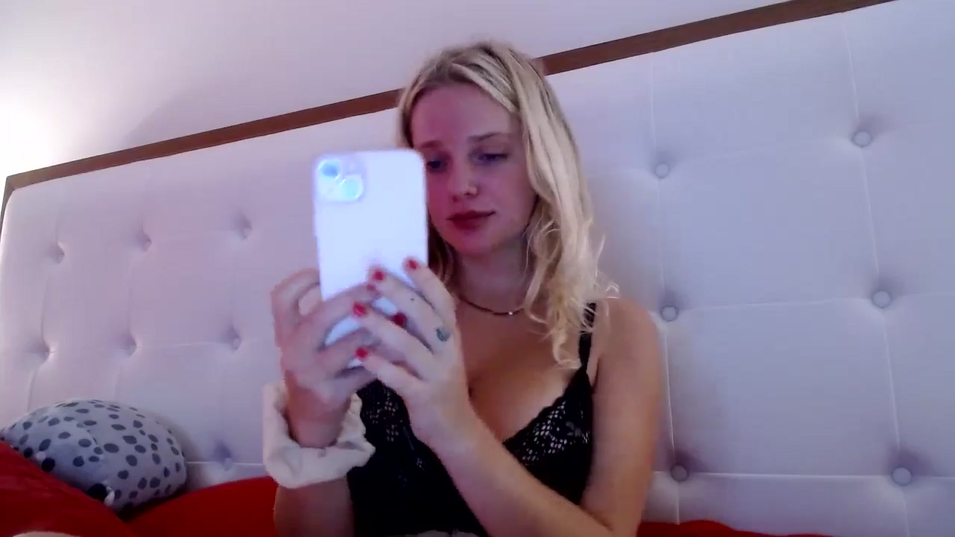 Gallery image thumbnail from Scarletyoung's myfreecams stream on, 09/23/2024, 12:54 image 16 of 20