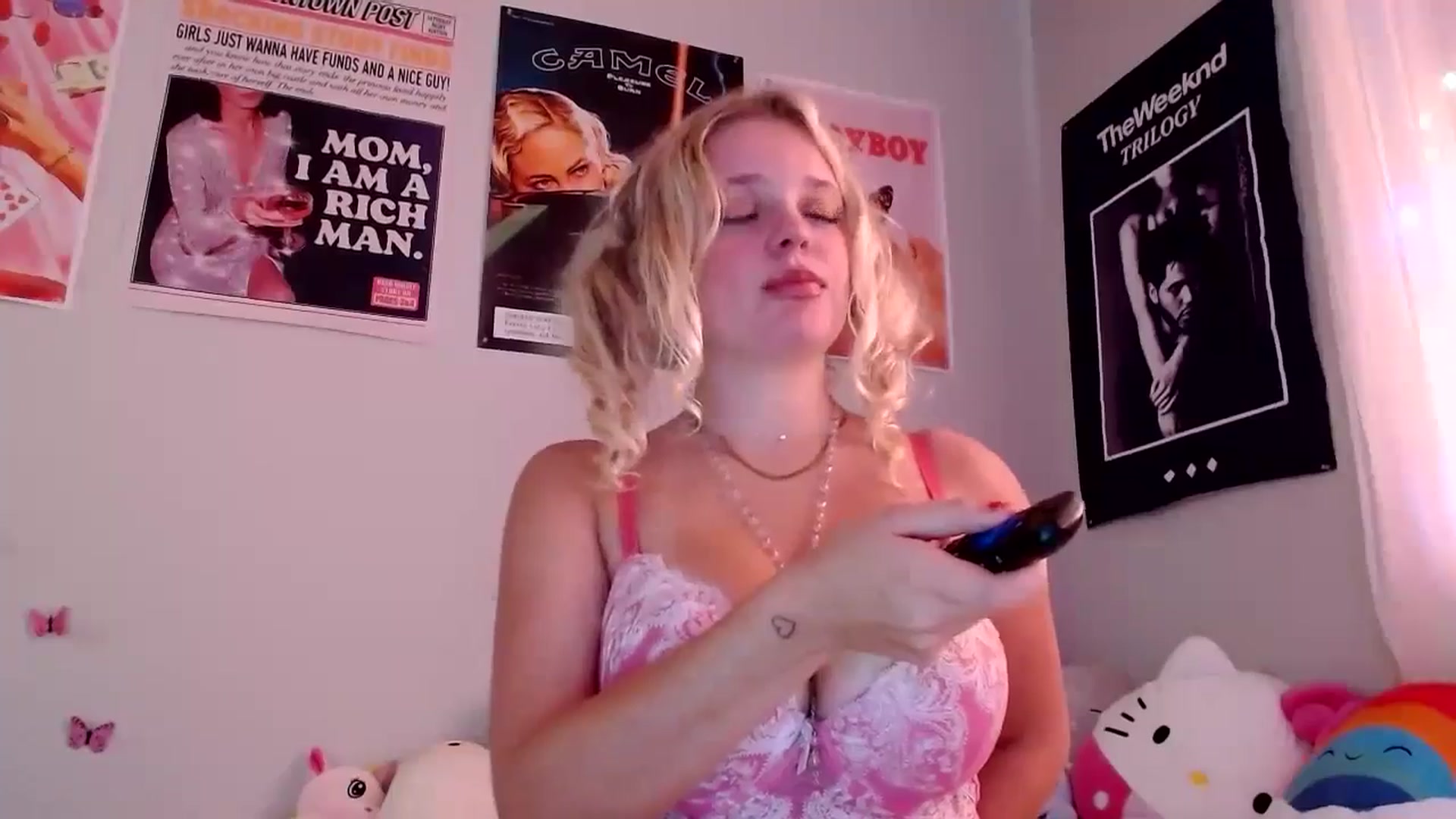 Gallery image thumbnail from Scarletyoung's myfreecams stream on, 09/27/2024, 16:34 image 5 of 20