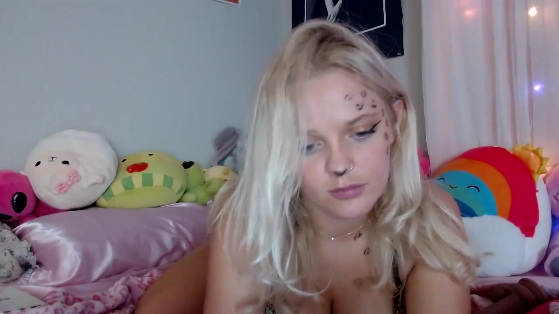 Gallery image thumbnail from Scarletyoung's myfreecams stream on, 10/27/2024, 05:29 image 16 of 20
