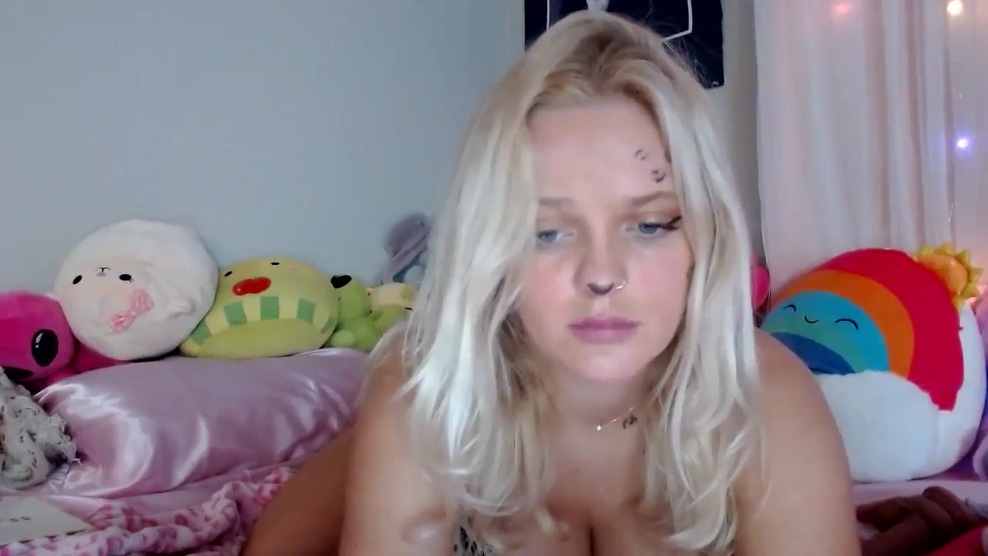 Gallery image thumbnail from Scarletyoung's myfreecams stream on, 10/27/2024, 05:29 image 14 of 20