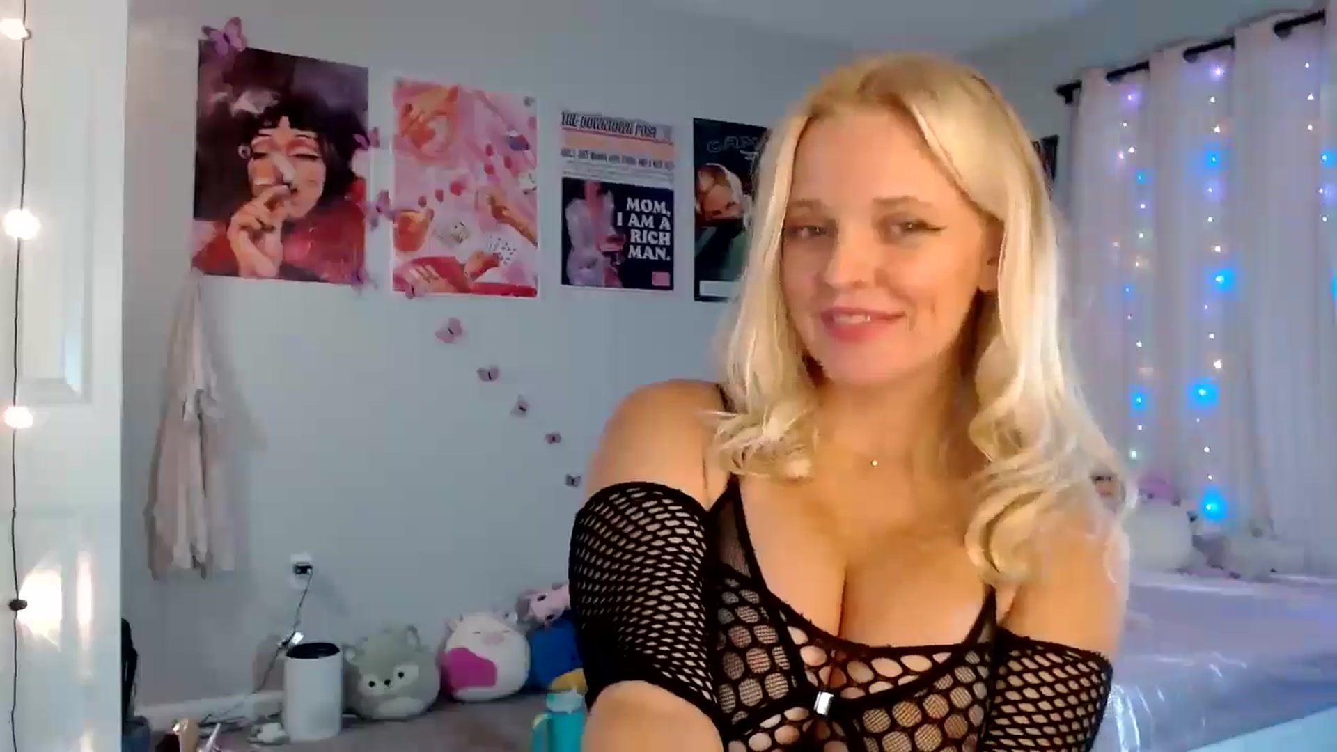 Gallery image thumbnail from Scarletyoung's myfreecams stream on, 10/29/2024, 07:44 image 4 of 20