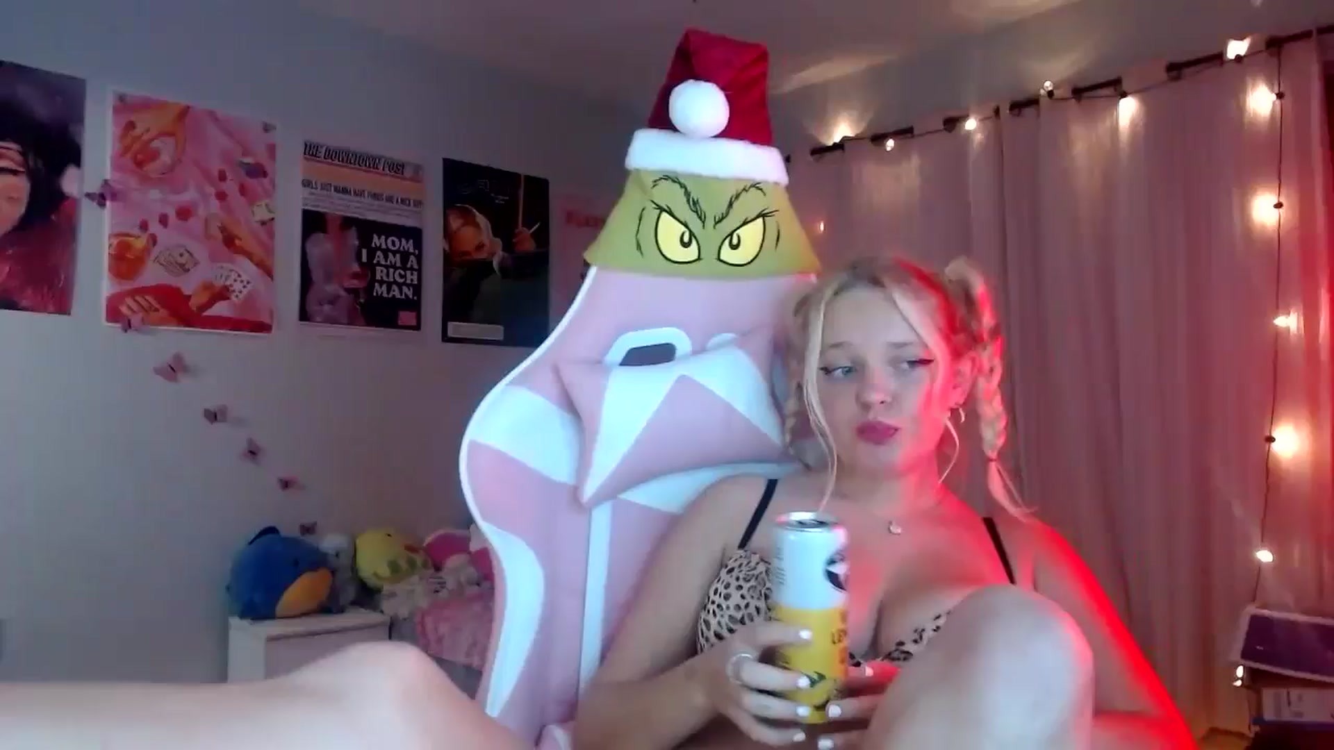 Gallery image thumbnail from Scarletyoung's myfreecams stream on, 12/03/2024, 03:50 image 17 of 20