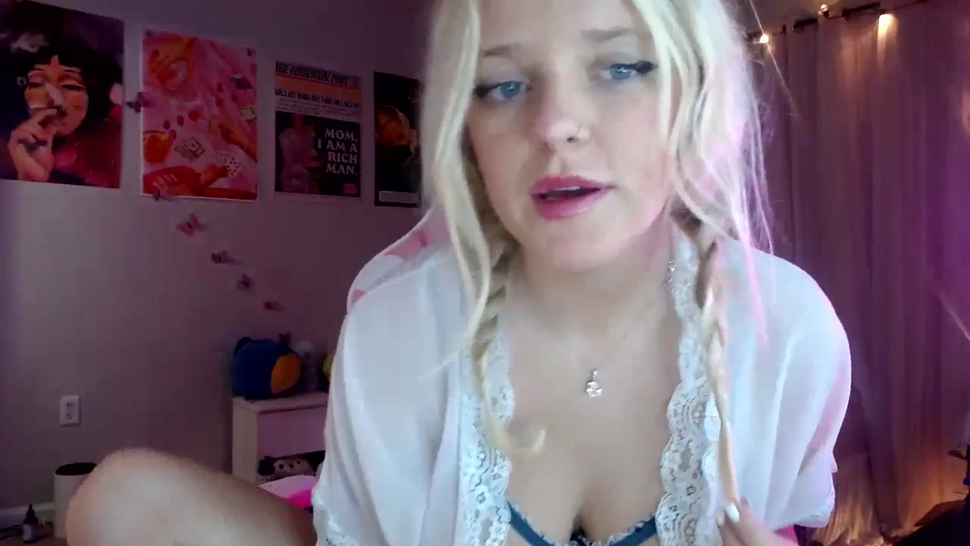 Gallery image thumbnail from Scarletyoung's myfreecams stream on, 12/04/2024, 08:07 image 2 of 20