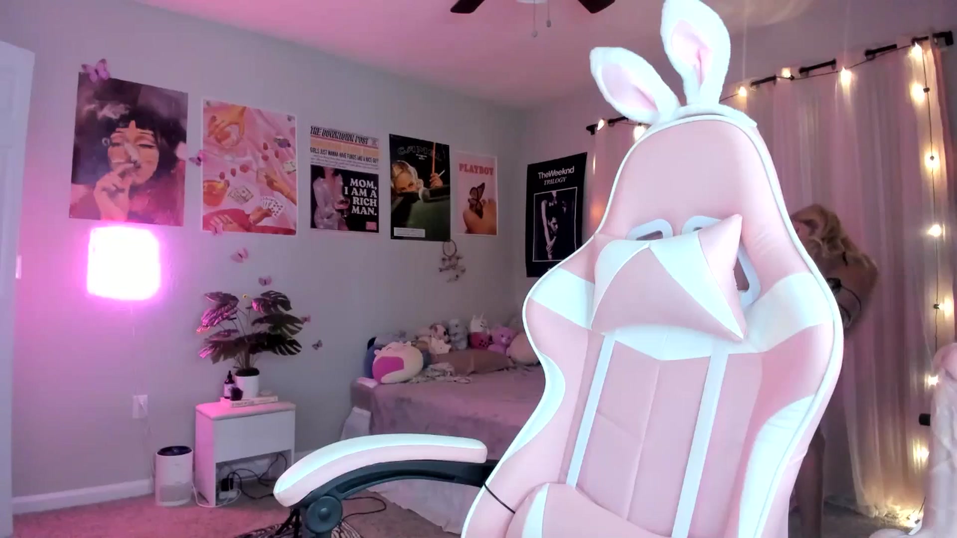 Gallery image thumbnail from Scarletyoung's myfreecams stream on, 02/18/2025, 07:01 image 8 of 20