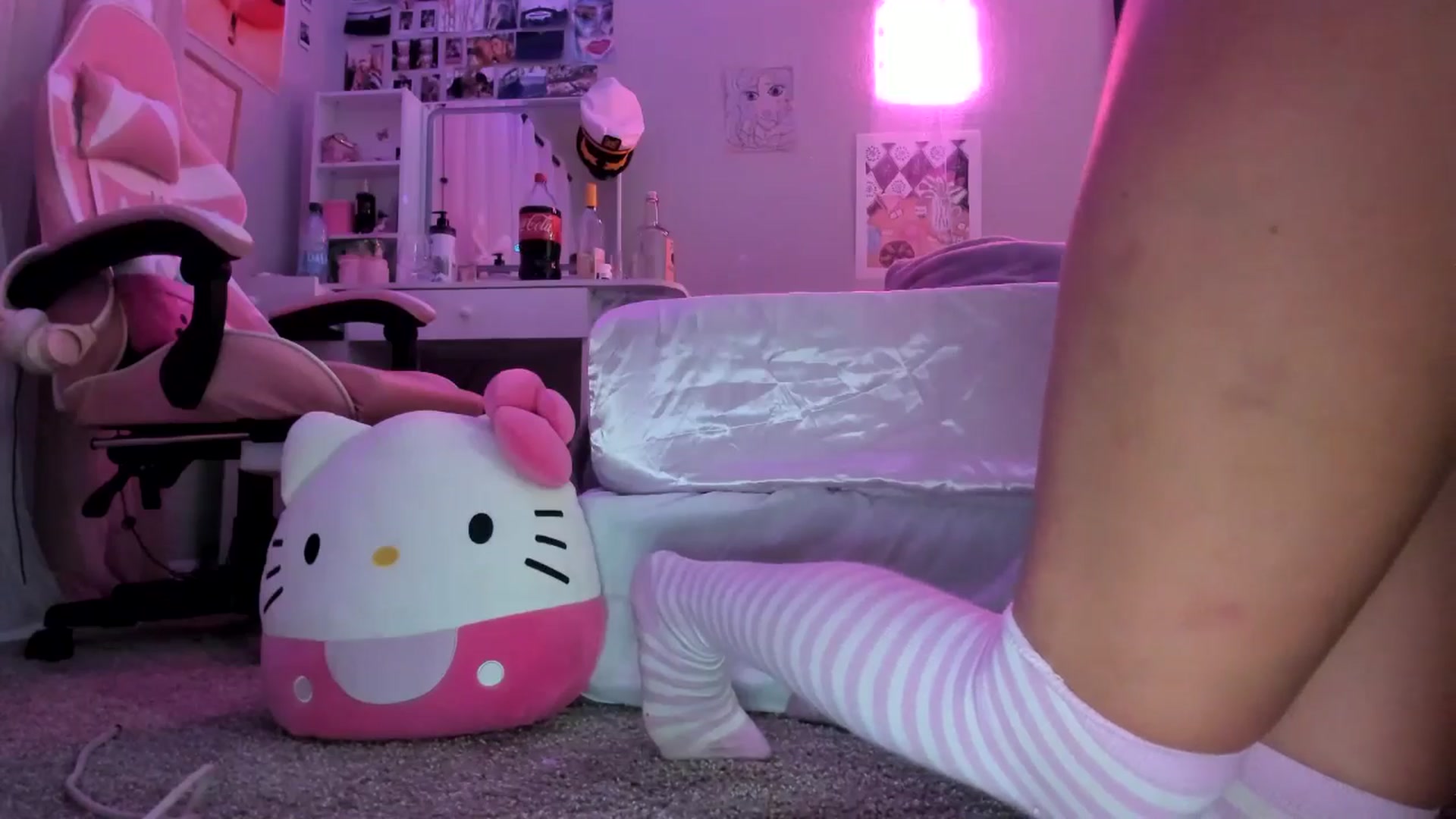 Gallery image thumbnail from Scarletyoung's myfreecams stream on, 04/21/2025, 05:53 image 6 of 20