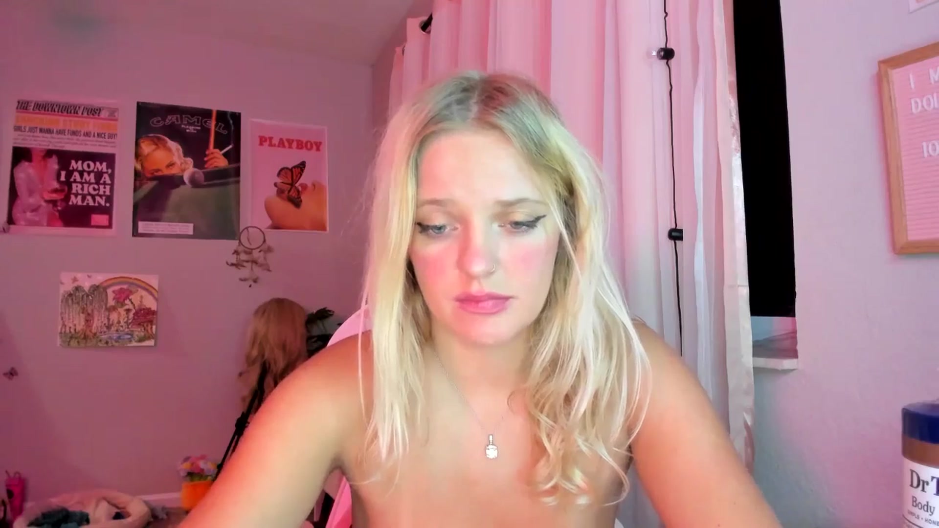 Gallery image thumbnail from Scarletyoung's myfreecams stream on, 04/30/2025, 07:48 image 14 of 20