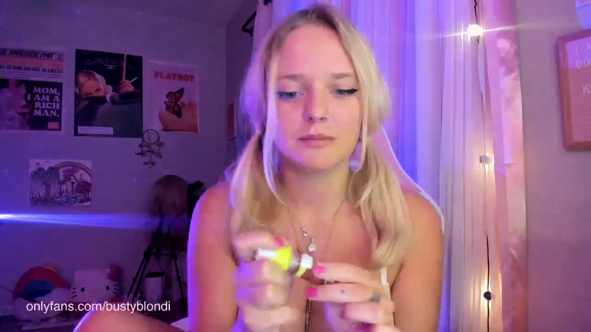 Gallery image thumbnail from Scarletyoung's myfreecams stream on, 05/09/2025, 10:40 image 10 of 20