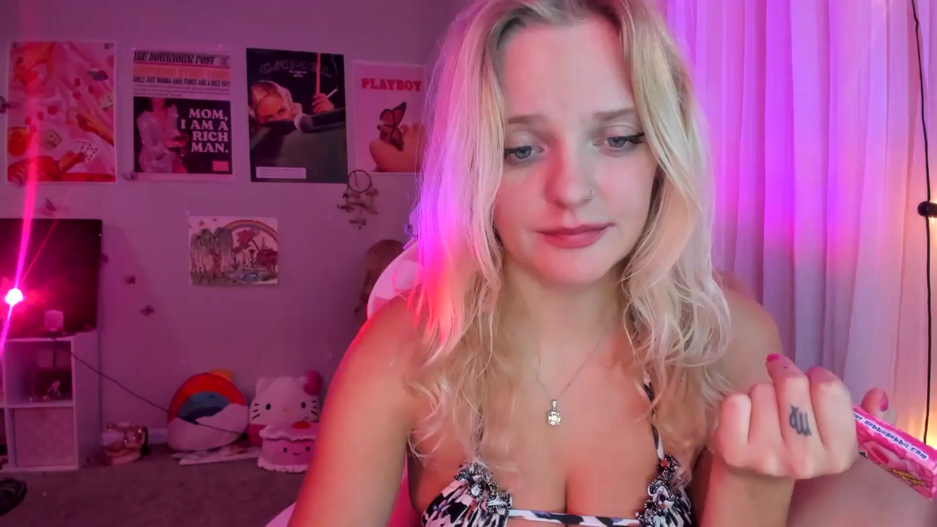 Gallery image thumbnail from Scarletyoung's myfreecams stream on, 05/13/2025, 08:39 image 6 of 20