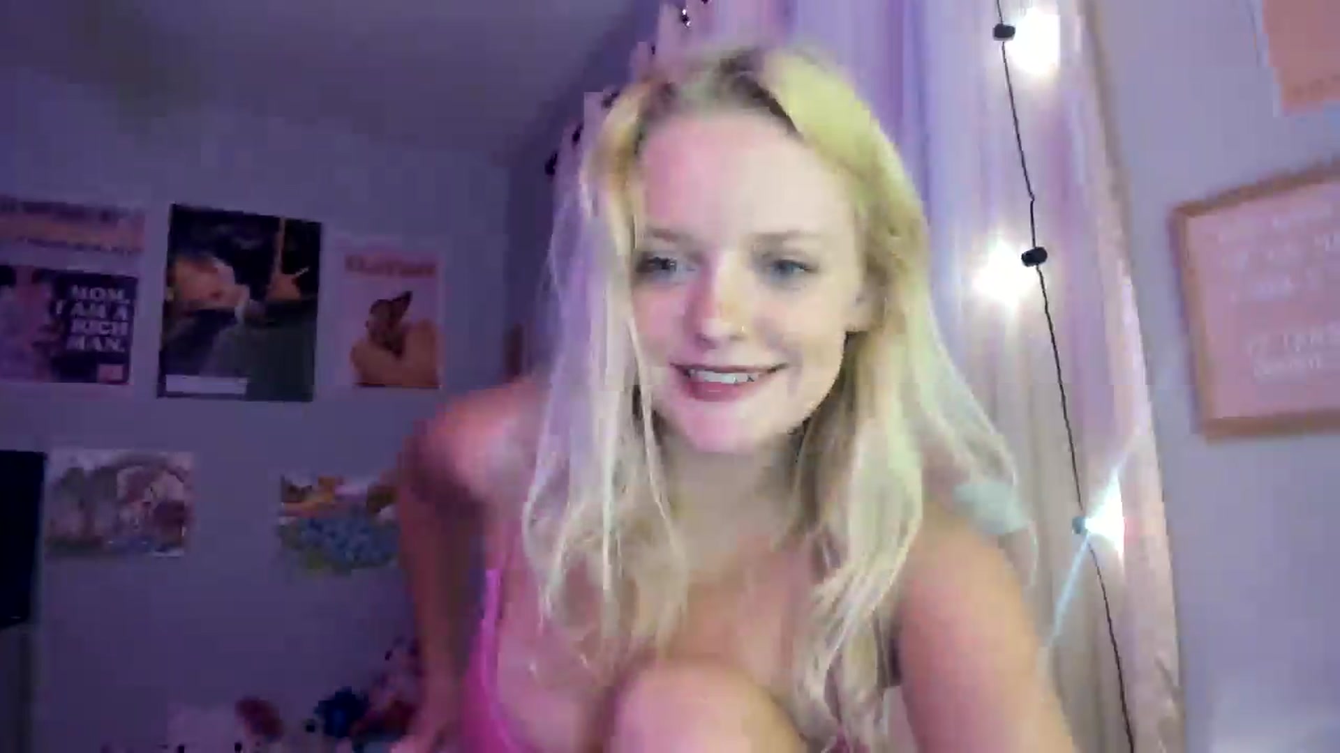 Gallery image thumbnail from Scarletyoung's myfreecams stream on, 07/28/2025, 05:32 image 2 of 20