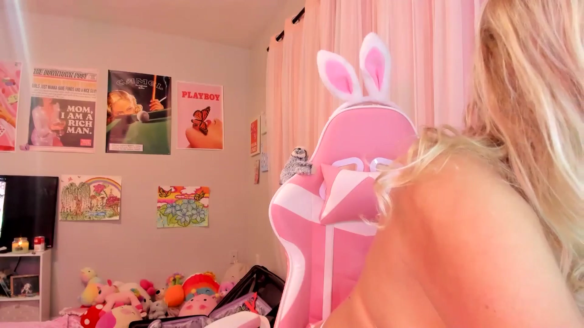 Gallery image thumbnail from Scarletyoung's myfreecams stream on, 08/01/2025, 06:34 image 19 of 20