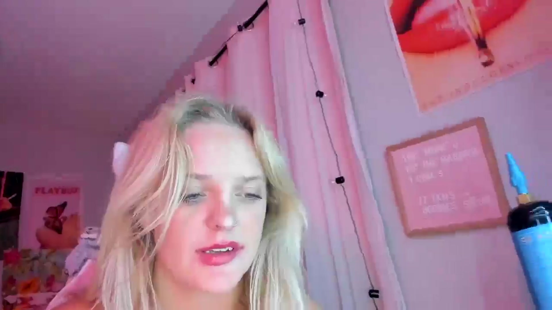 Gallery image thumbnail from Scarletyoung's myfreecams stream on, 08/22/2025, 09:00 image 10 of 20