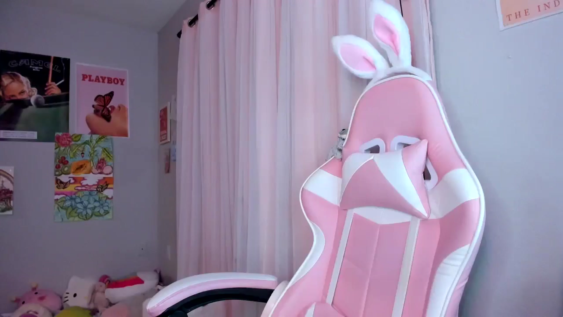 Gallery image thumbnail from Scarletyoung's myfreecams stream on, 08/27/2025, 08:02 image 7 of 20
