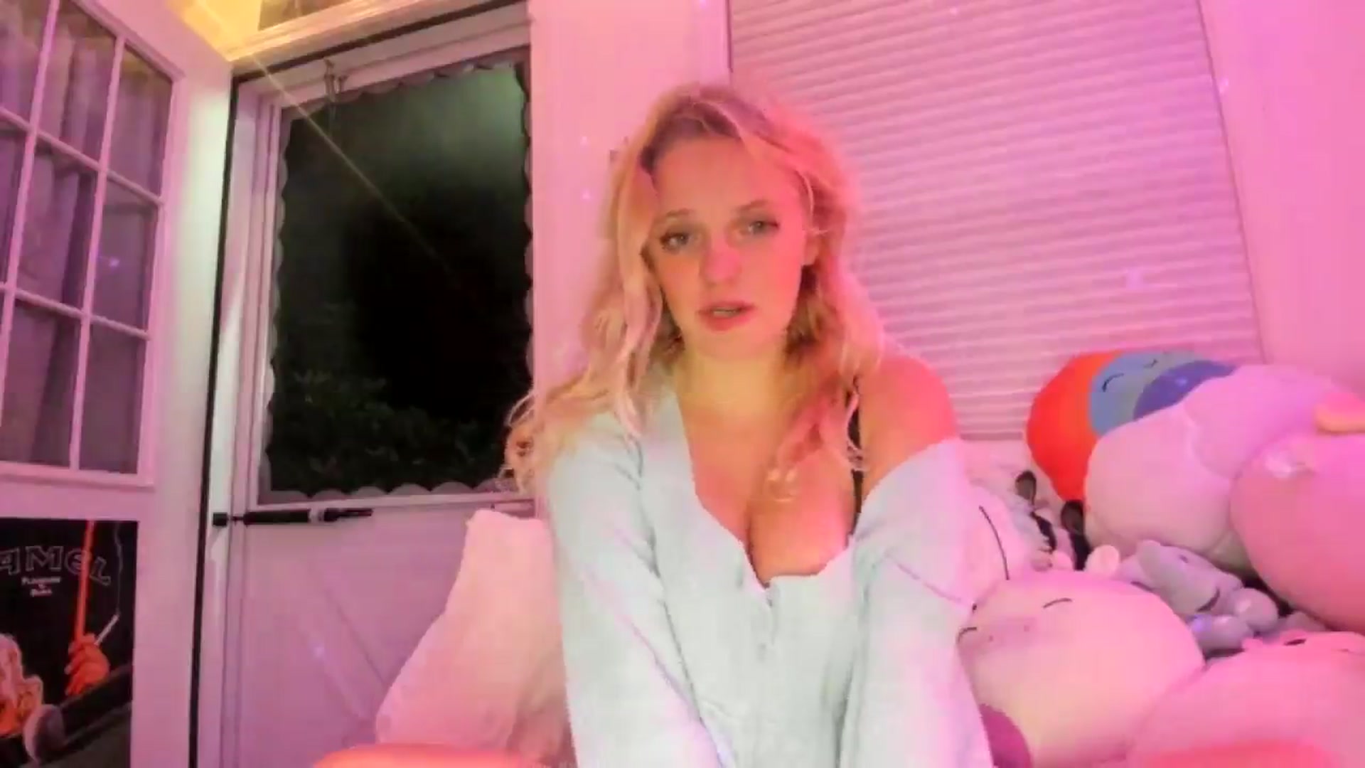Gallery image thumbnail from Scarletyoung's myfreecams stream on, 09/27/2025, 07:45 image 2 of 20