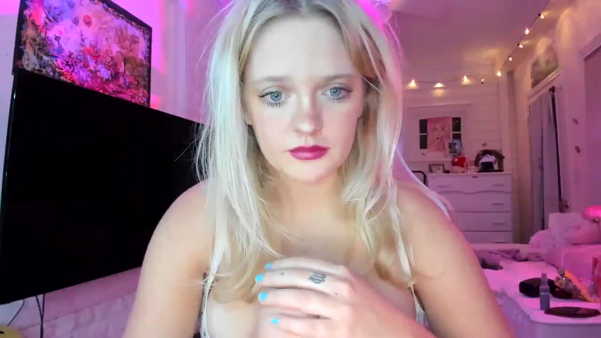 Gallery image thumbnail from Scarletyoung's myfreecams stream on, 10/28/2025, 06:14 image 17 of 20