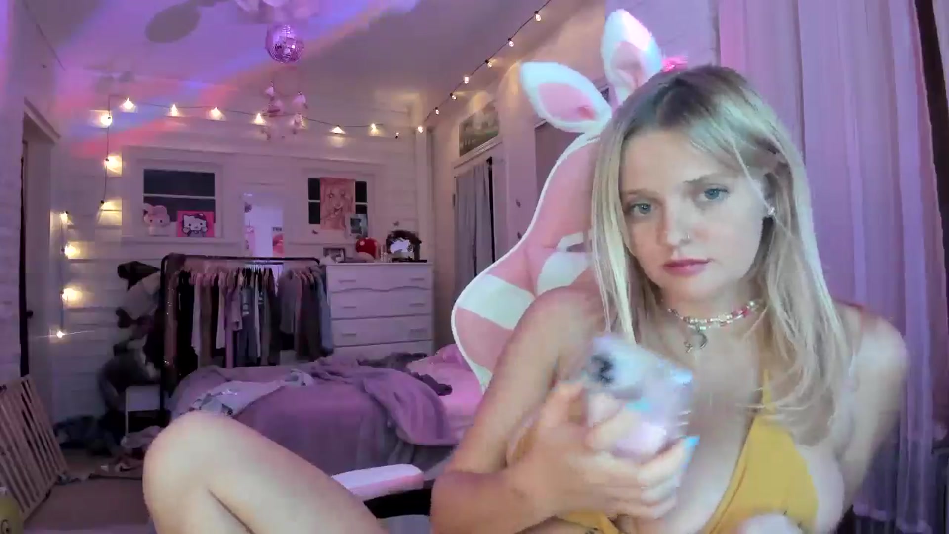 Gallery image thumbnail from Scarletyoung's myfreecams stream on, 10/30/2025, 06:21 image 3 of 20