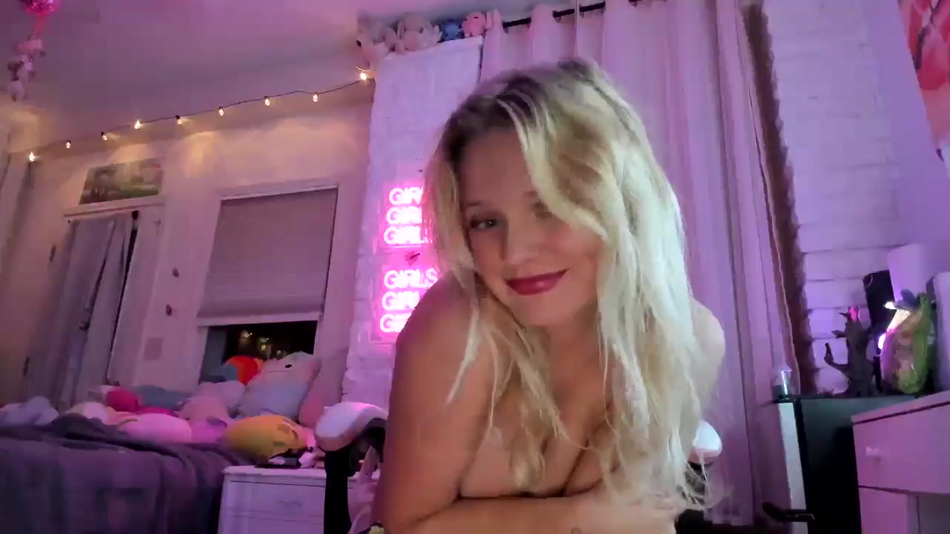Gallery image thumbnail from Scarletyoung's myfreecams stream on, 11/05/2025, 07:04 image 13 of 20