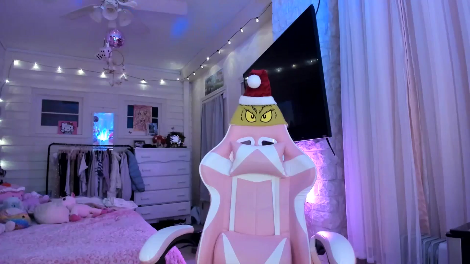 Gallery image thumbnail from Scarletyoung's myfreecams stream on, 12/18/2025, 06:18 image 9 of 20