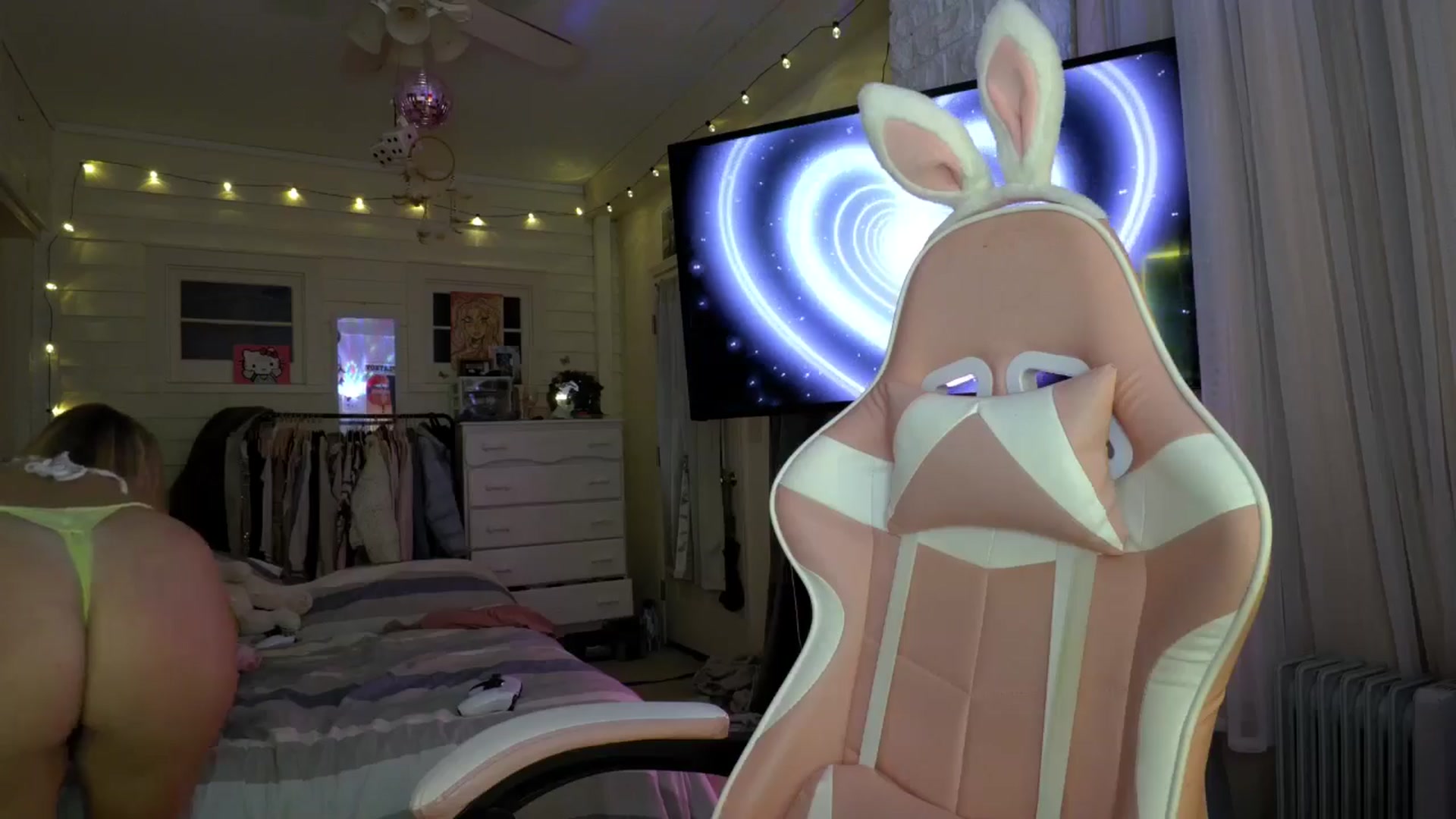 Gallery image thumbnail from Scarletyoung's myfreecams stream on, 01/18/2026, 10:00 image 14 of 20