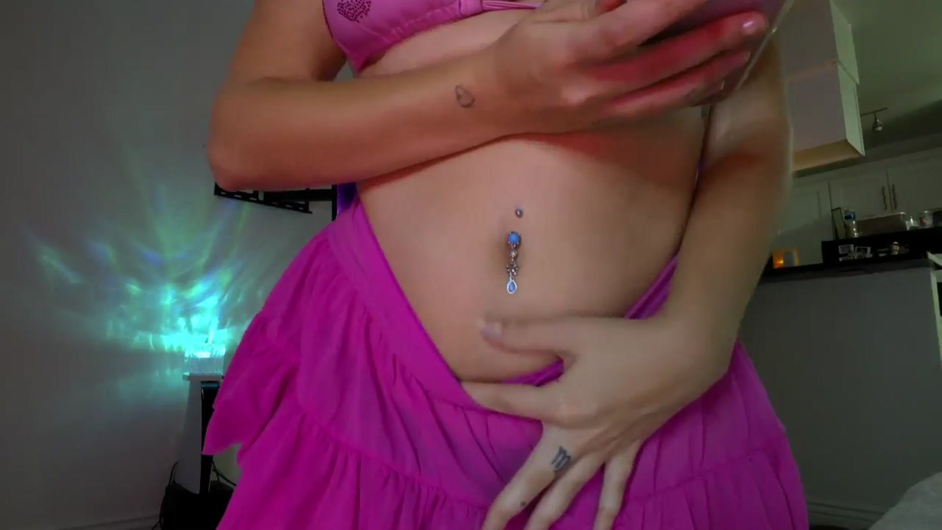 Gallery image thumbnail from Scarletyoung's myfreecams stream on, 04/27/2026, 07:23 image 5 of 20