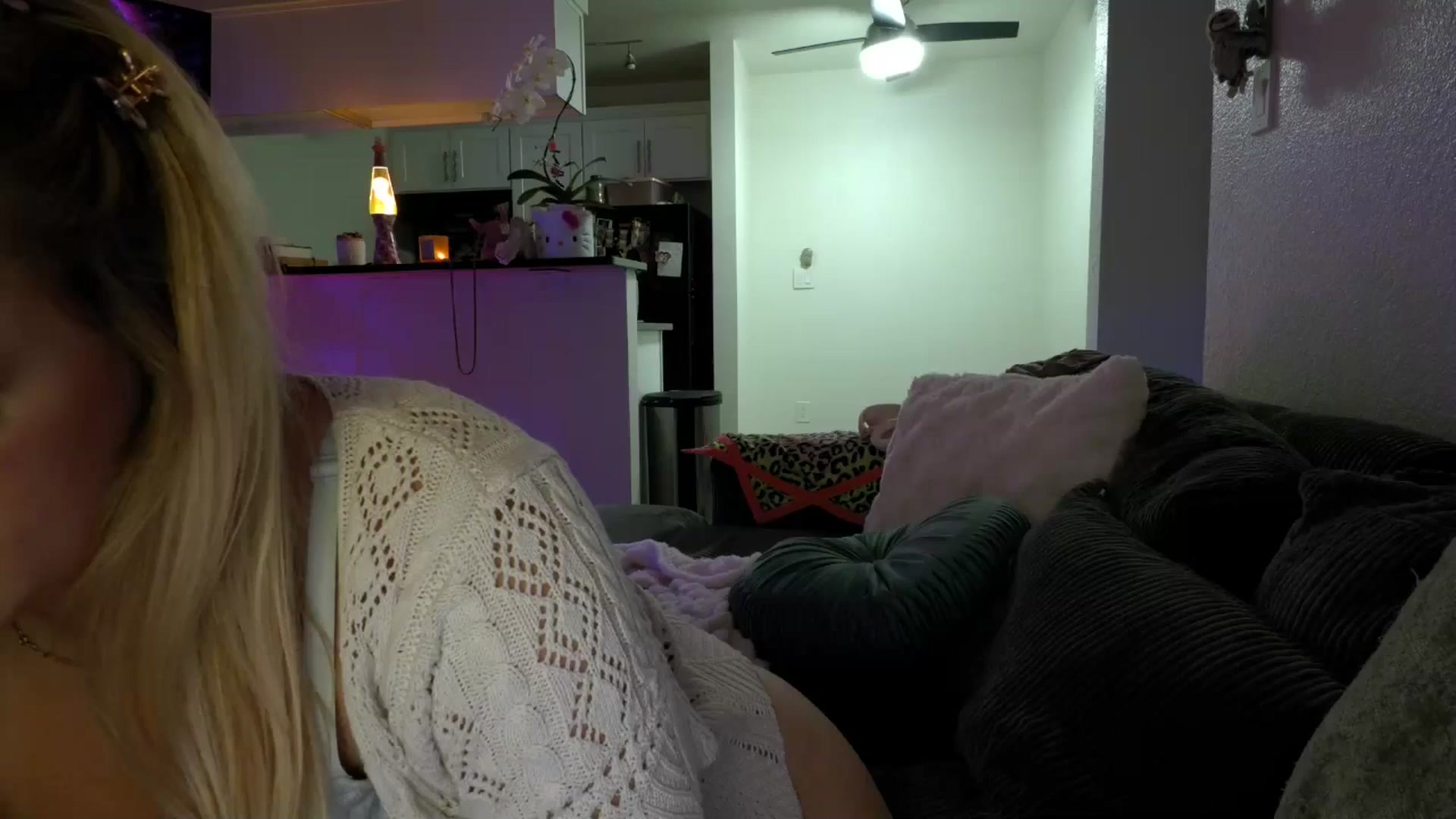 Gallery image thumbnail from Scarletyoung's myfreecams stream on, 04/29/2026, 07:45 image 17 of 20
