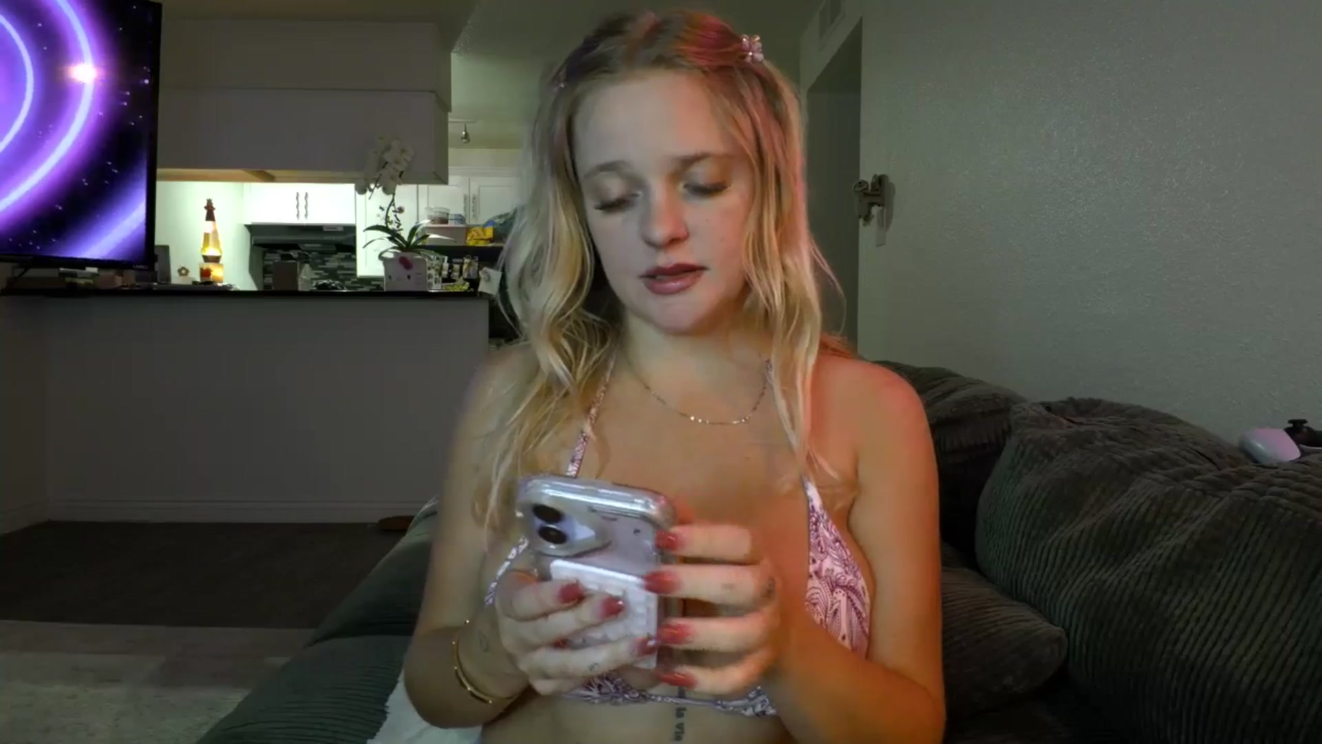 Gallery image thumbnail from Scarletyoung's myfreecams stream on, 05/05/2026, 09:26 image 13 of 20