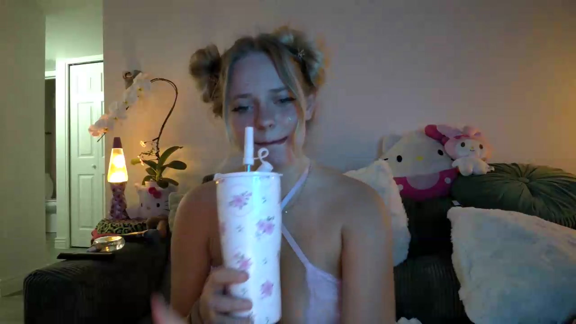 Gallery image thumbnail from Scarletyoung's myfreecams stream on, 05/16/2026, 12:29 image 13 of 20