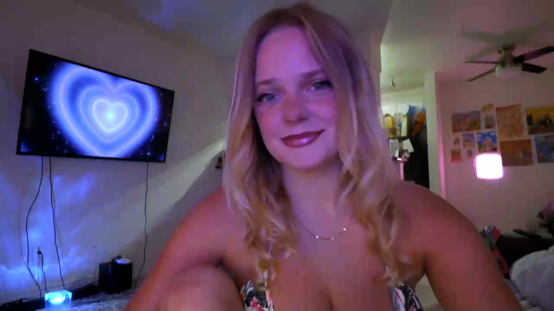 Gallery image thumbnail from Scarletyoung's myfreecams stream on, 06/15/2026, 14:25 image 17 of 20