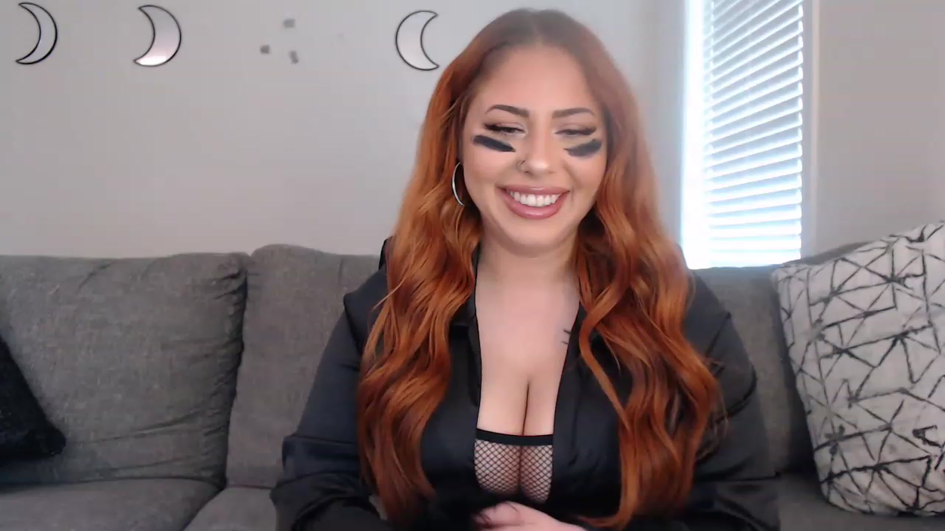 Gallery image thumbnail from Scarthornee's myfreecams stream on, 03/01/2023, 19:31 image 3 of 20
