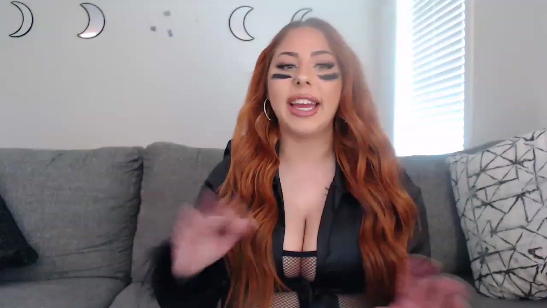 Gallery image thumbnail from Scarthornee's myfreecams stream on, 03/01/2023, 19:31 image 2 of 20