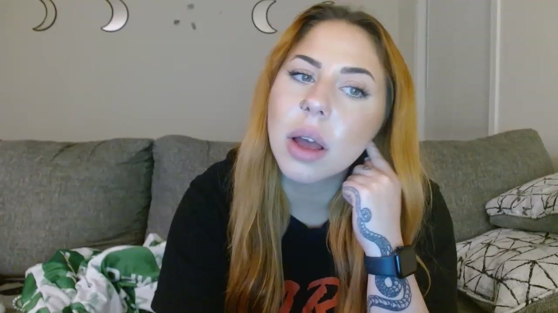Gallery image thumbnail from Scarthornee's myfreecams stream on, 03/26/2023, 24:36 image 15 of 20