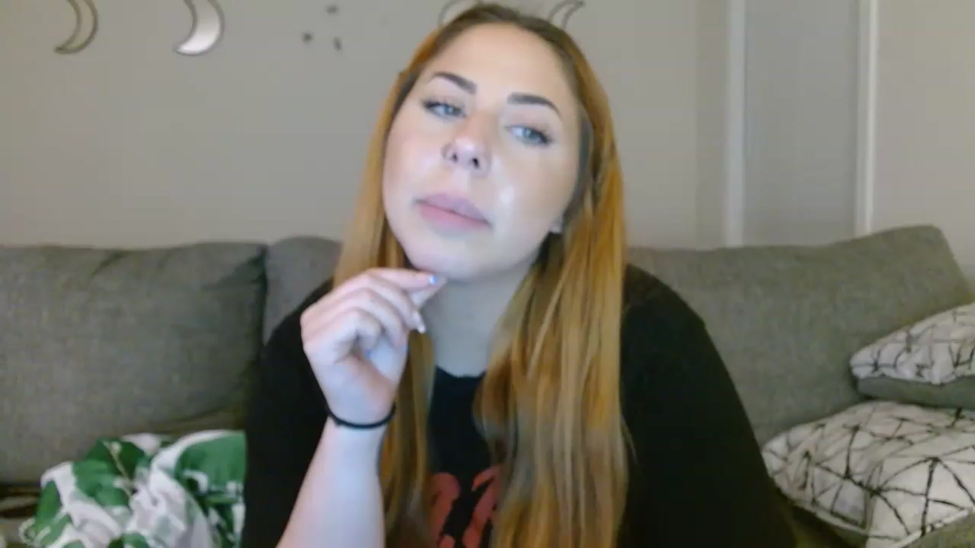Gallery image thumbnail from Scarthornee's myfreecams stream on, 03/26/2023, 24:36 image 2 of 20