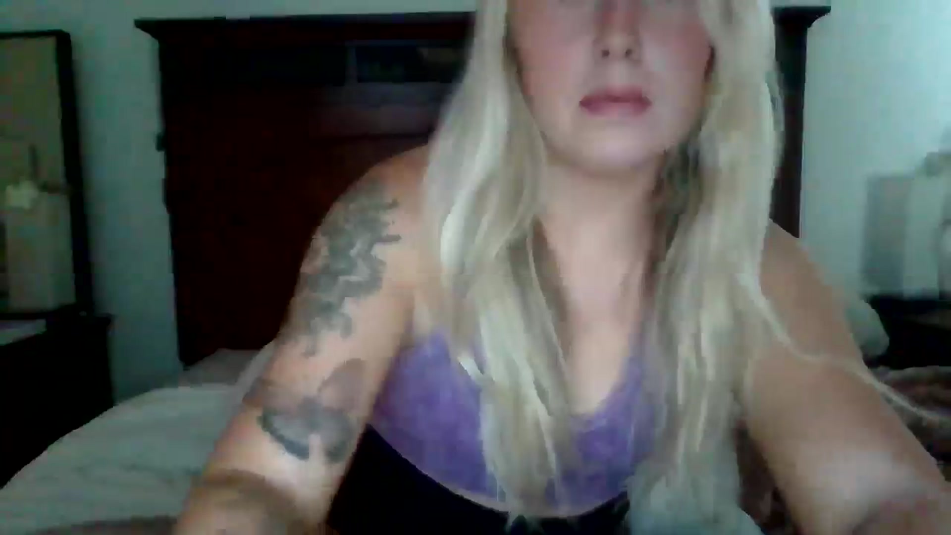 Gallery image thumbnail from Scartlett555's myfreecams stream on, 06/22/2025, 19:20 image 7 of 20