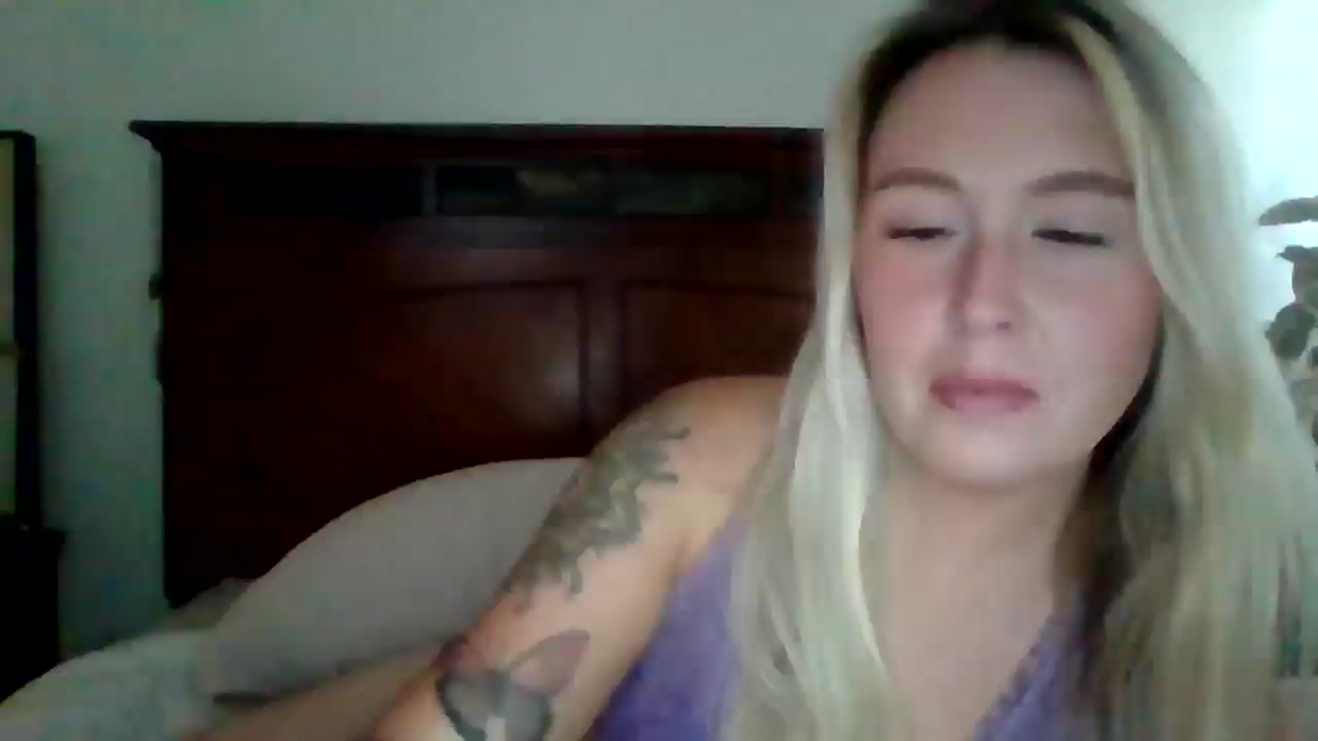 Gallery image thumbnail from Scartlett555's myfreecams stream on, 06/22/2025, 19:20 image 11 of 20