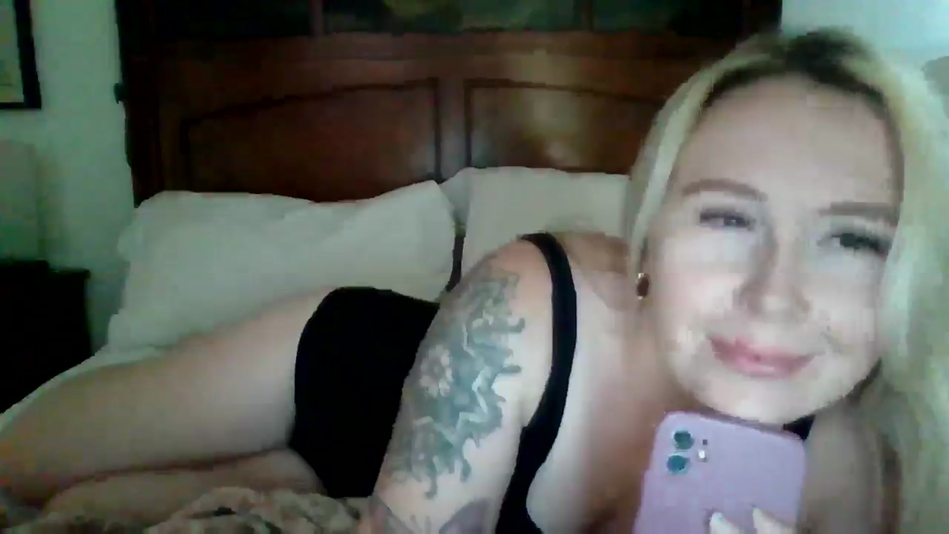 Gallery image thumbnail from Scartlett555's myfreecams stream on, 09/02/2025, 20:25 image 14 of 20