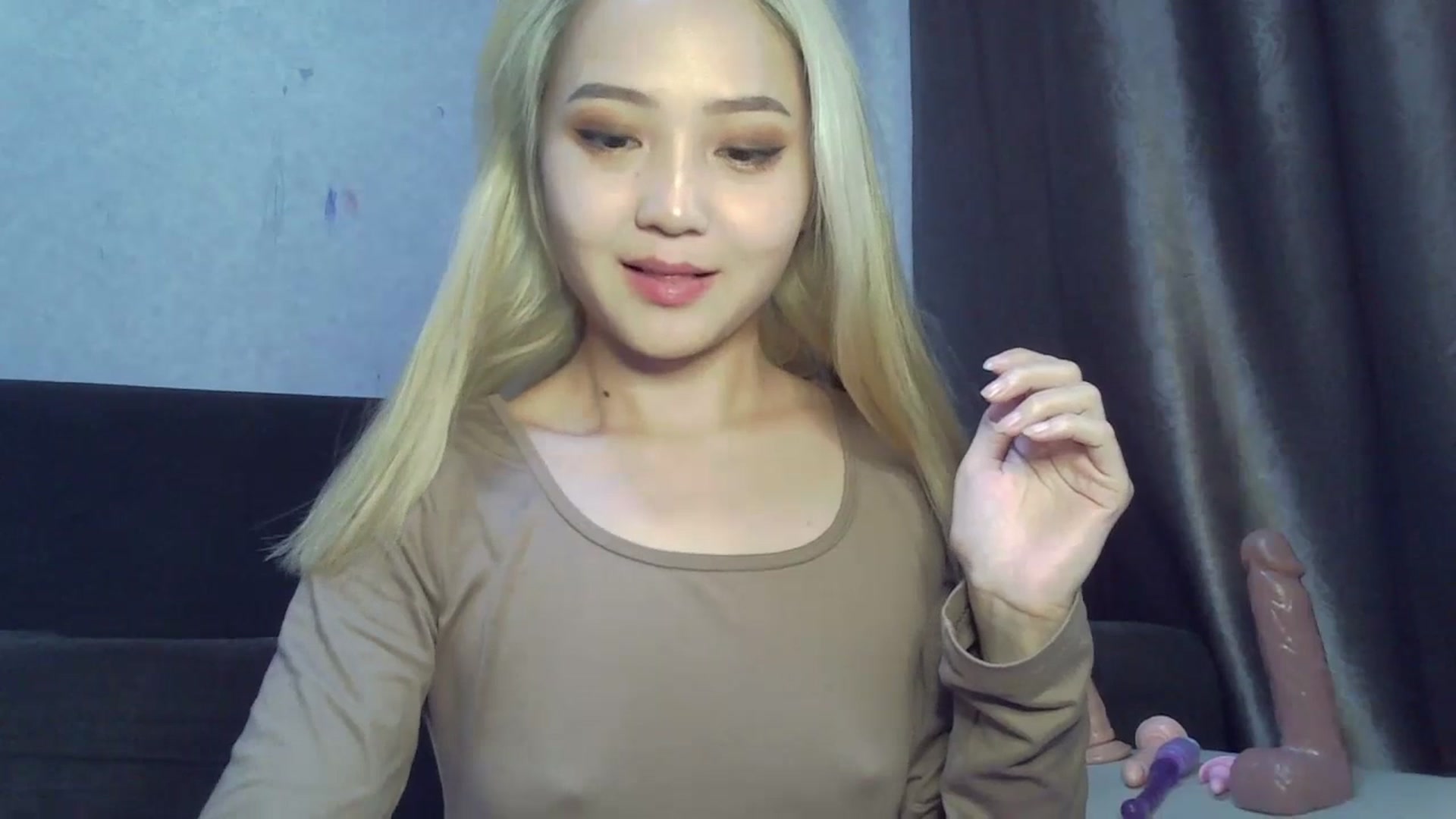 Gallery image thumbnail from SchoolBaby_69's myfreecams stream on, 07/19/2023, 09:14 image 3 of 20