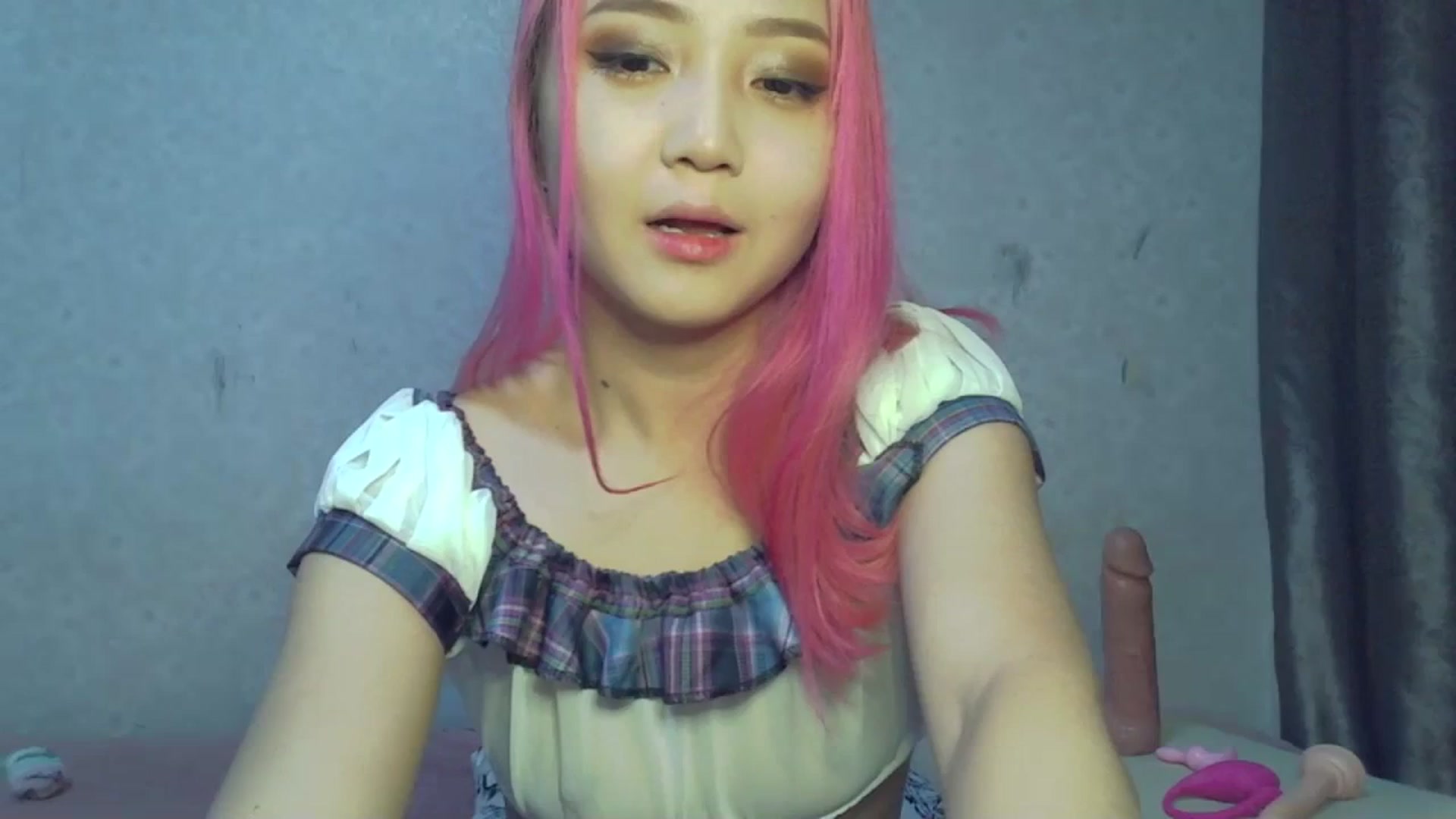 Gallery image thumbnail from SchoolBby's myfreecams stream on, 10/18/2023, 14:17 image 17 of 20