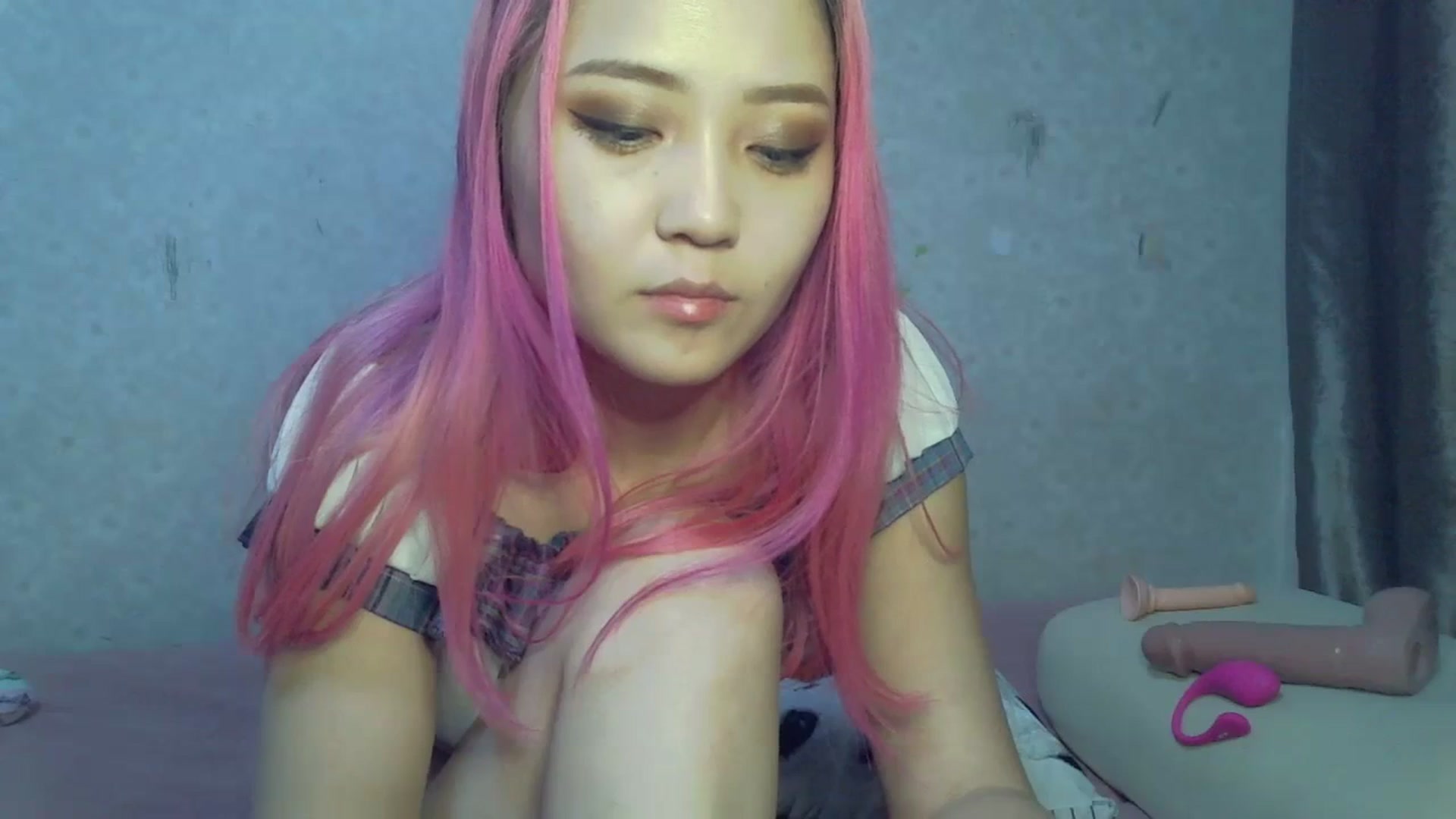 Gallery image thumbnail from SchoolBby's myfreecams stream on, 10/18/2023, 17:20 image 10 of 20