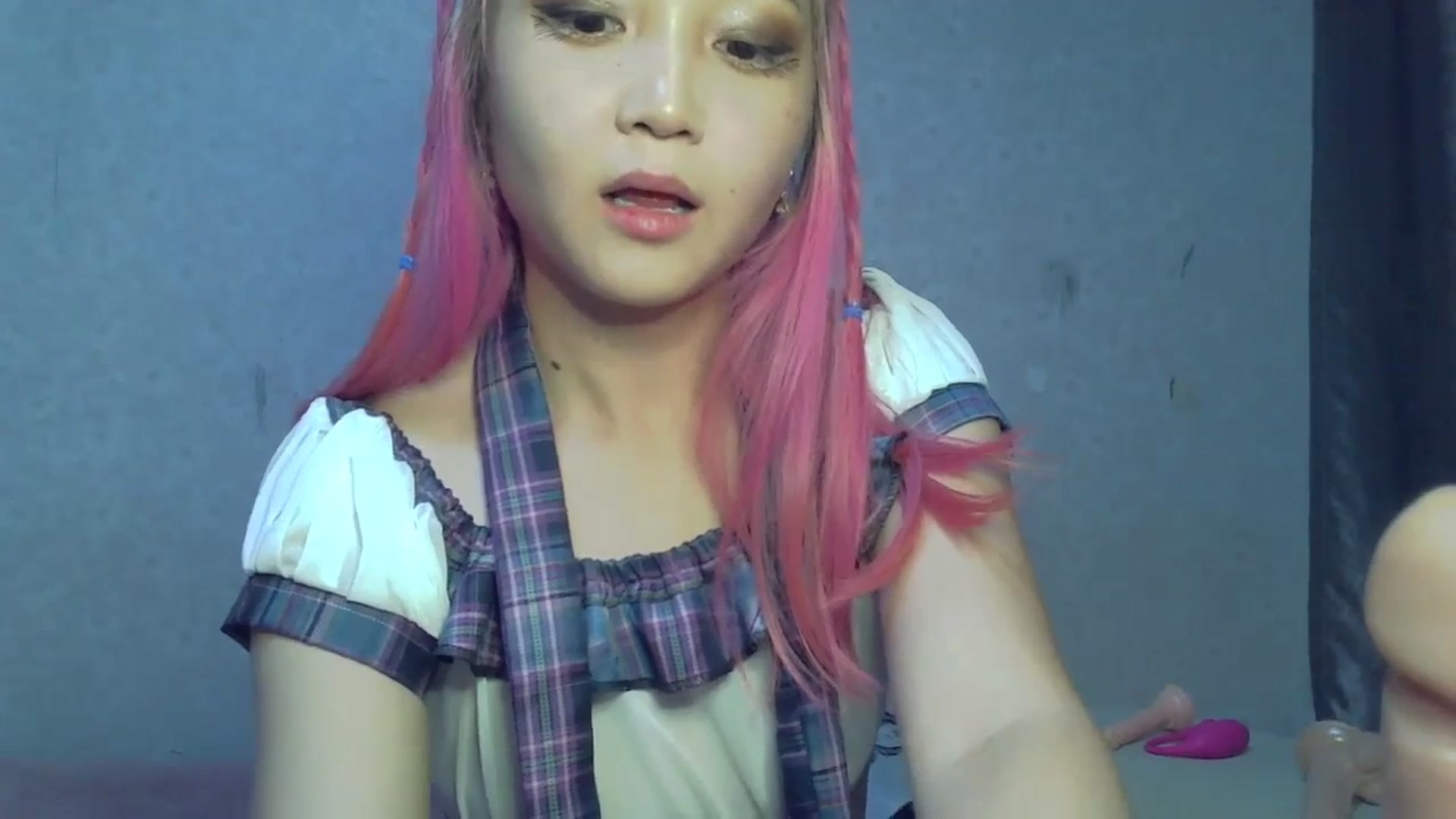 Gallery image thumbnail from SchoolBby's myfreecams stream on, 10/22/2023, 12:21 image 9 of 20