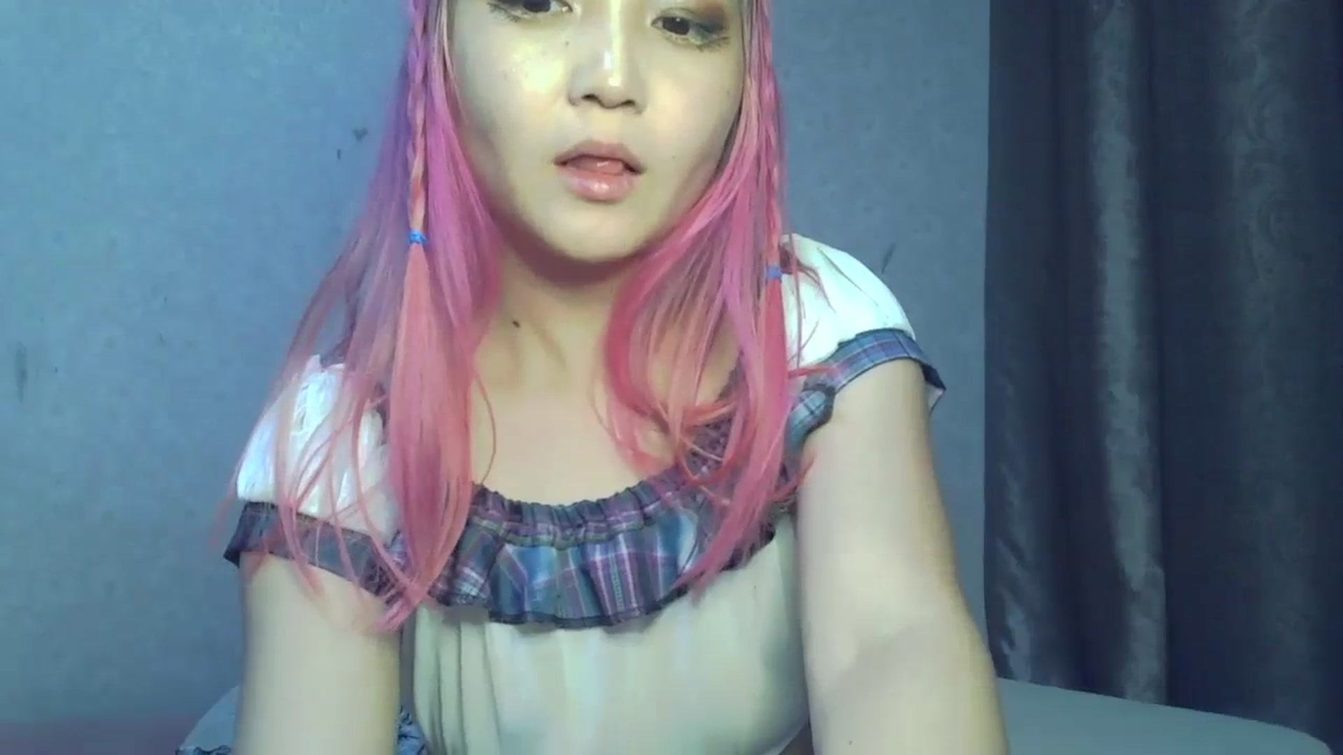 Gallery image thumbnail from SchoolBby's myfreecams stream on, 10/22/2023, 13:51 image 11 of 20