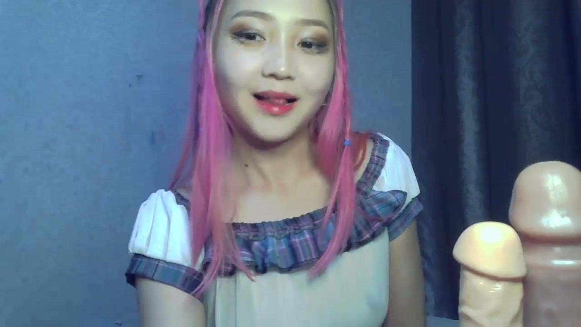 Gallery image thumbnail from SchoolBby's myfreecams stream on, 10/22/2023, 15:31 image 1 of 20