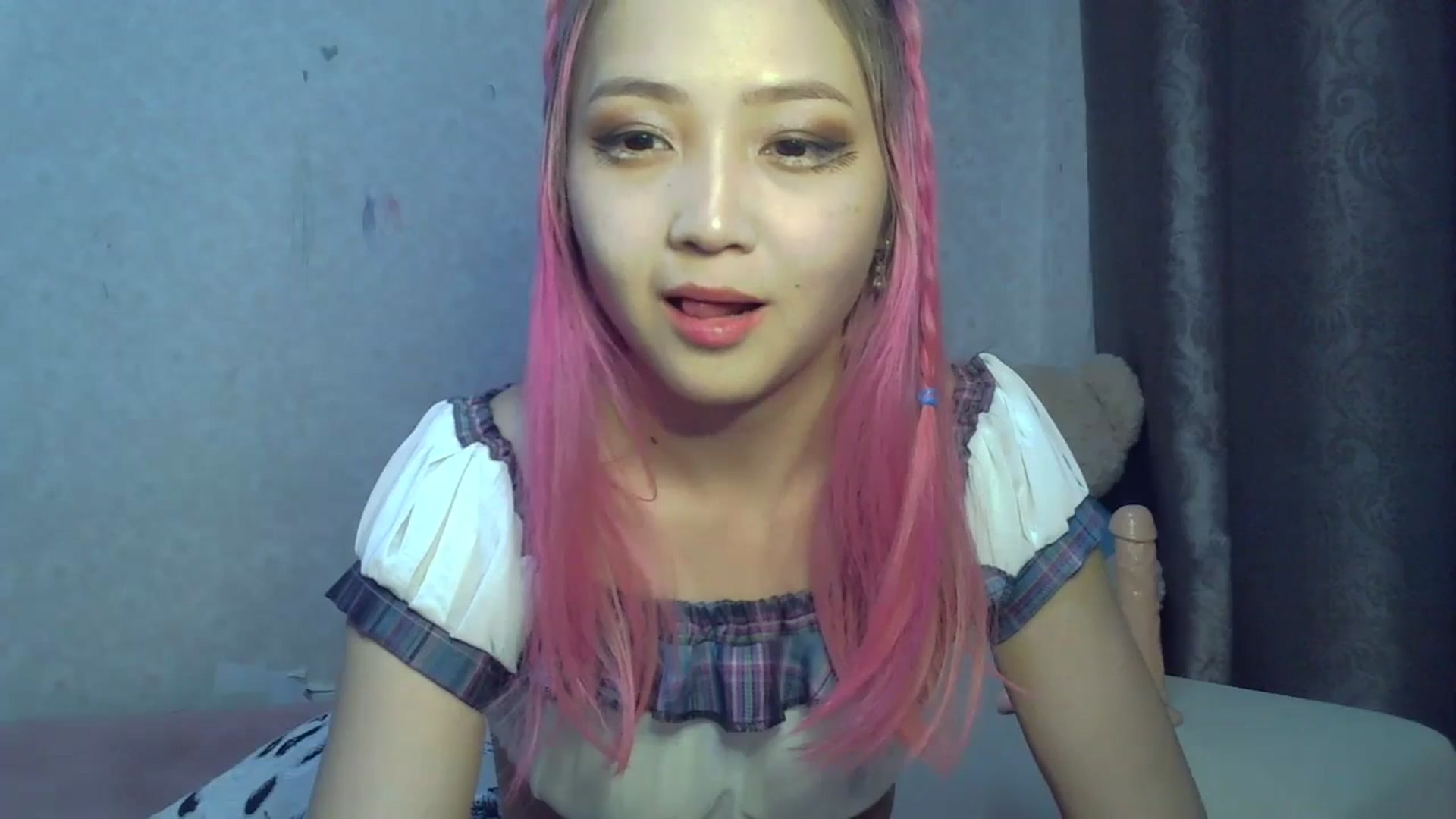 Gallery image thumbnail from SchoolBby's myfreecams stream on, 10/22/2023, 15:31 image 18 of 20